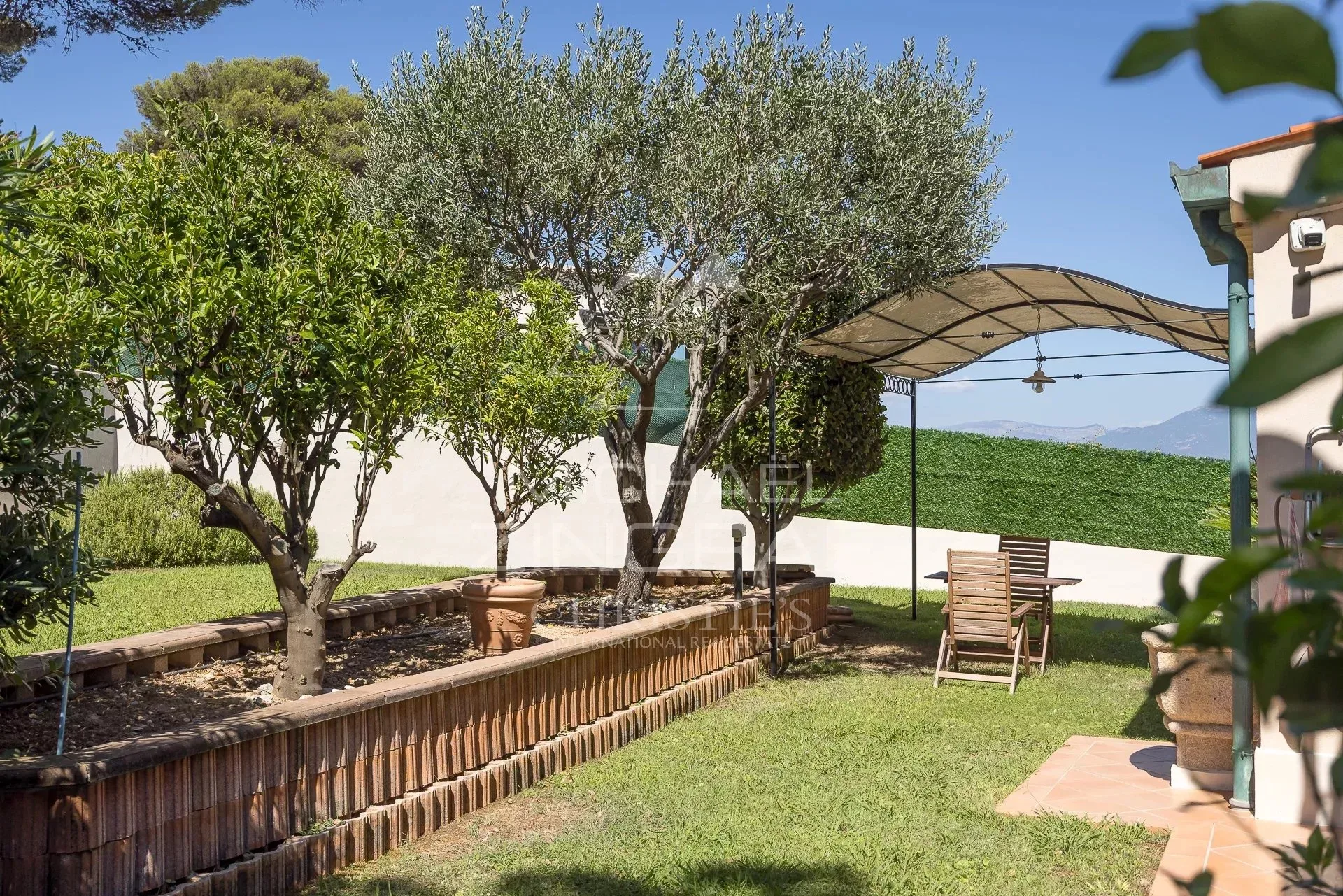 Exclusivité Cap d'antibes - Villa d’Exception en Première Ligne – Vue Panoramique Mer et Montagne à 180° - 14