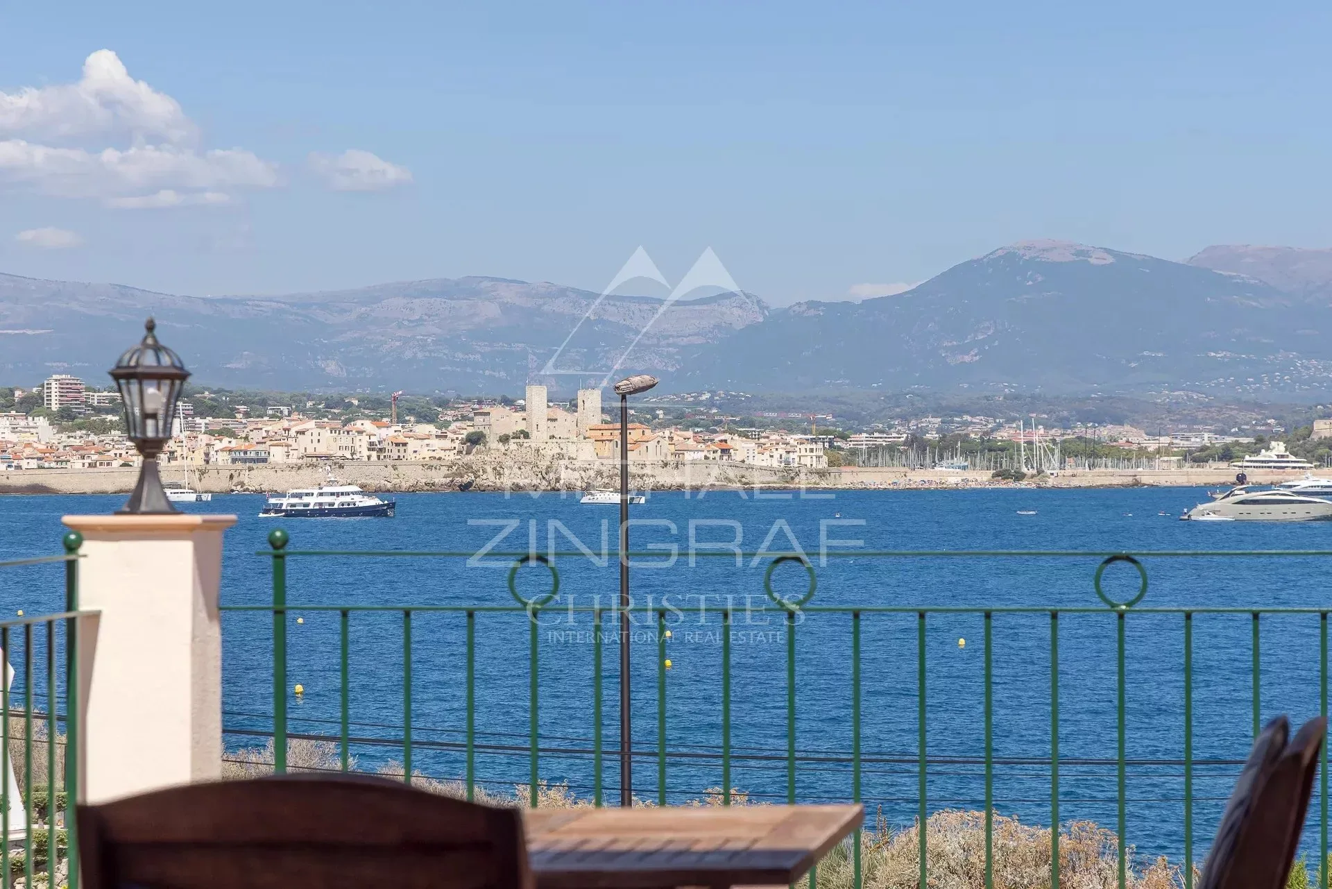 Exclusivité Cap d'antibes - Villa d’Exception en Première Ligne – Vue Panoramique Mer et Montagne à 180° - 16