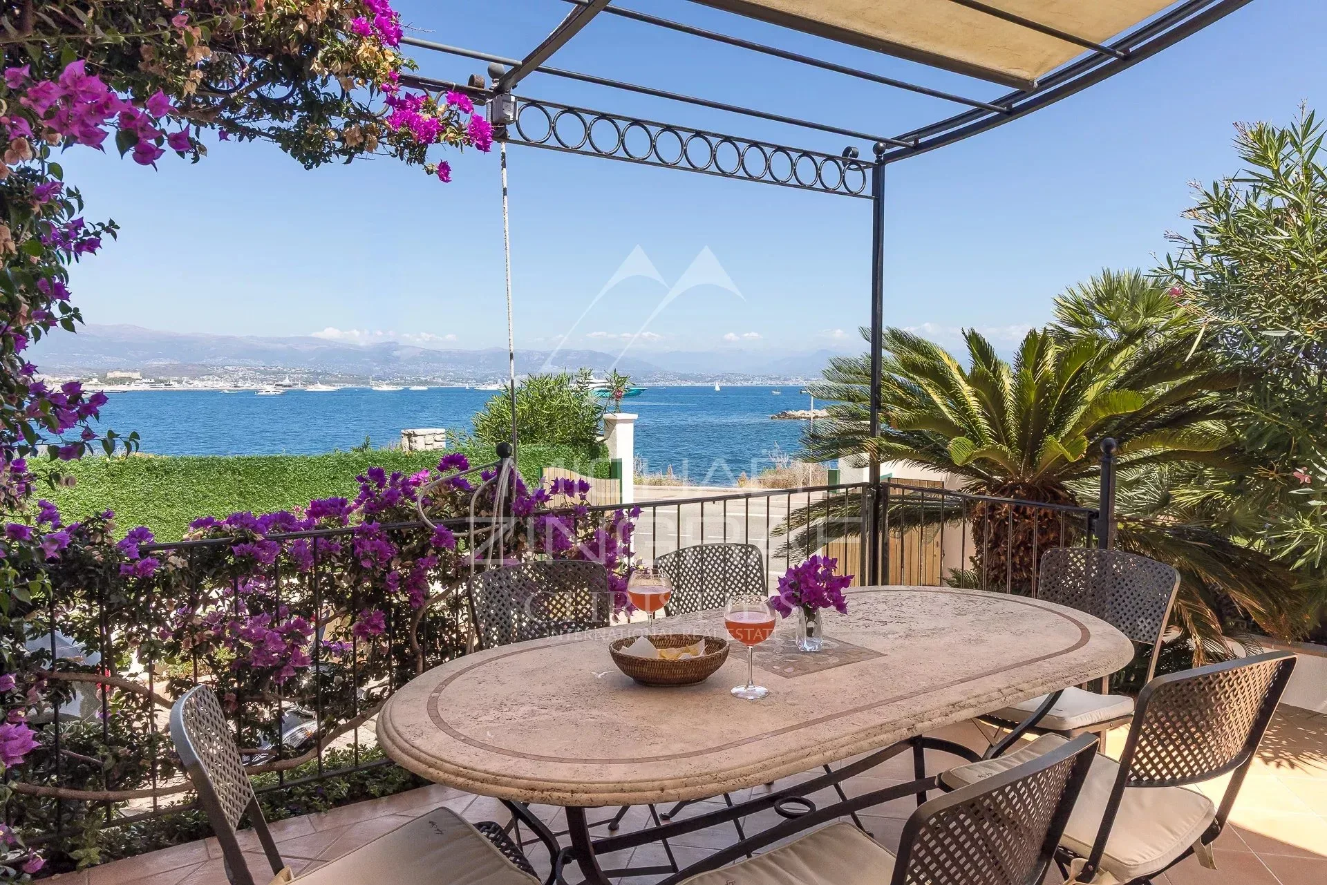 Exclusivité Cap d'antibes - Villa d’Exception en Première Ligne – Vue Panoramique Mer et Montagne à 180° - 8