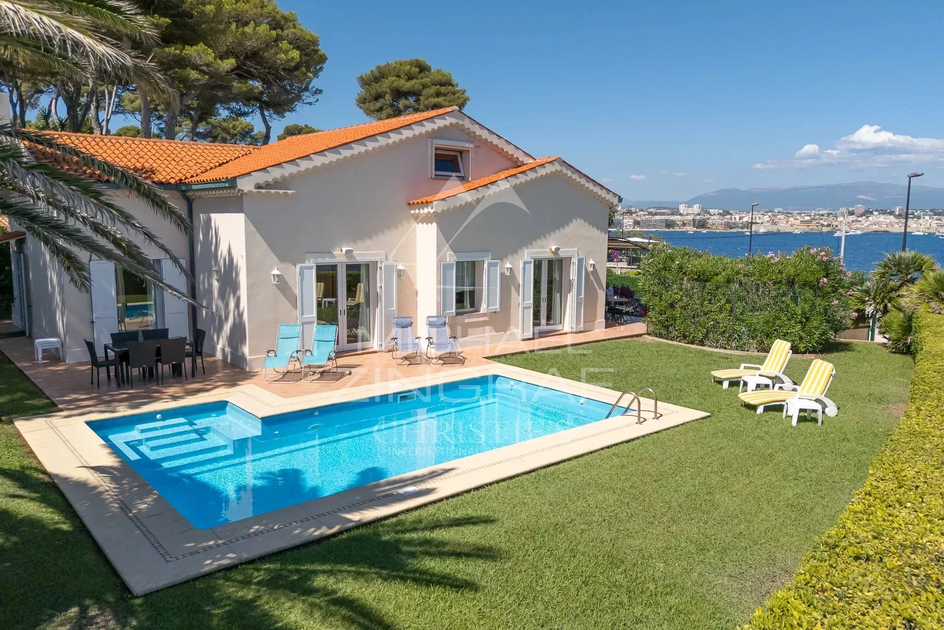 Exclusivité Cap d'antibes - Villa d’Exception en Première Ligne – Vue Panoramique Mer et Montagne à 180° - 20
