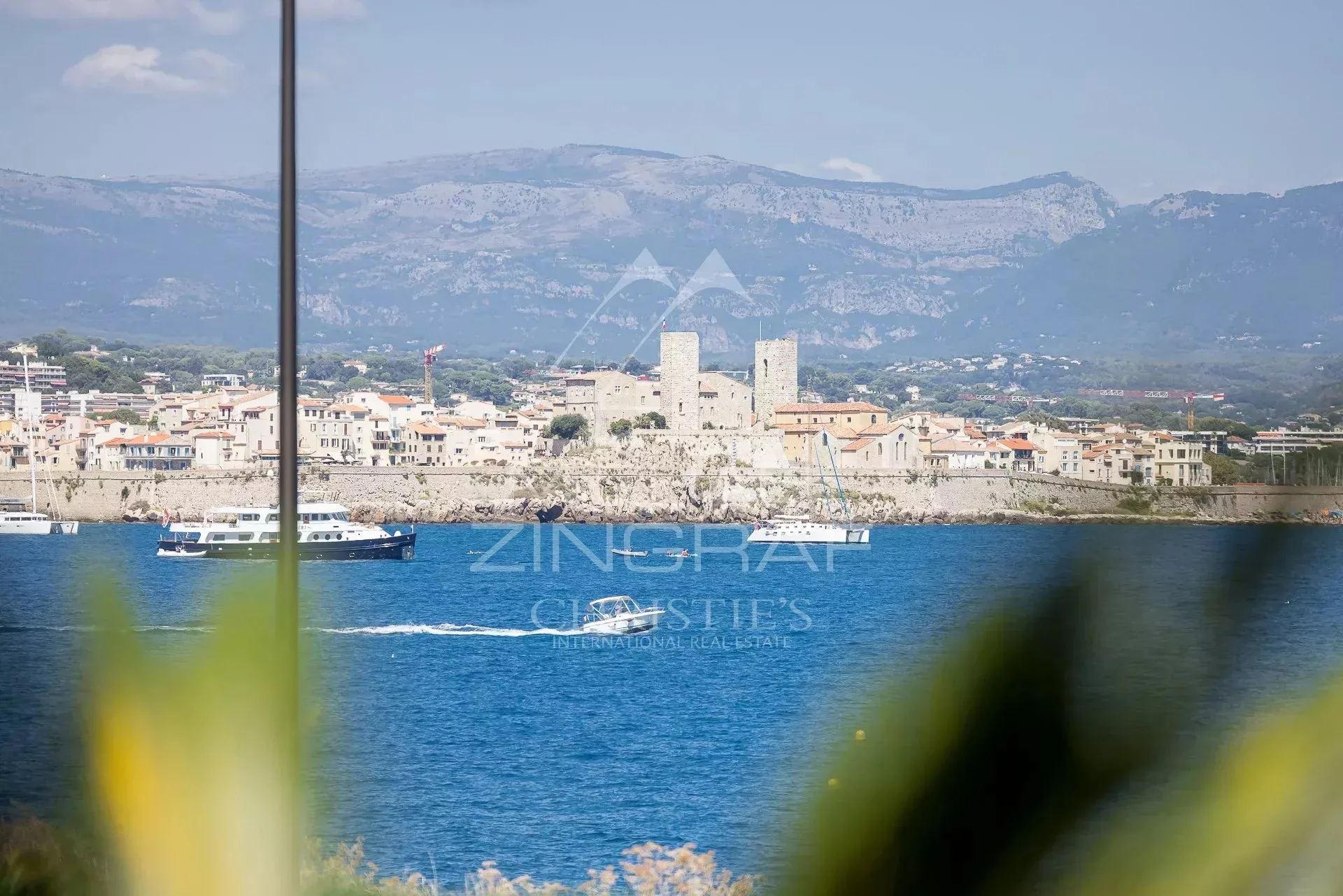 Exclusivité Cap d'antibes - Villa d’Exception en Première Ligne – Vue Panoramique Mer et Montagne à 180° - 23