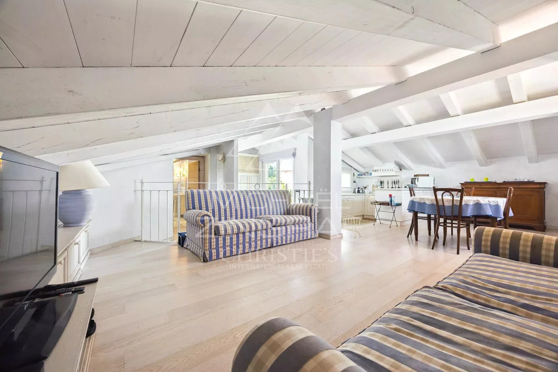 Exclusivité Cap d'antibes - Villa d’Exception en Première Ligne – Vue Panoramique Mer et Montagne à 180° - 32