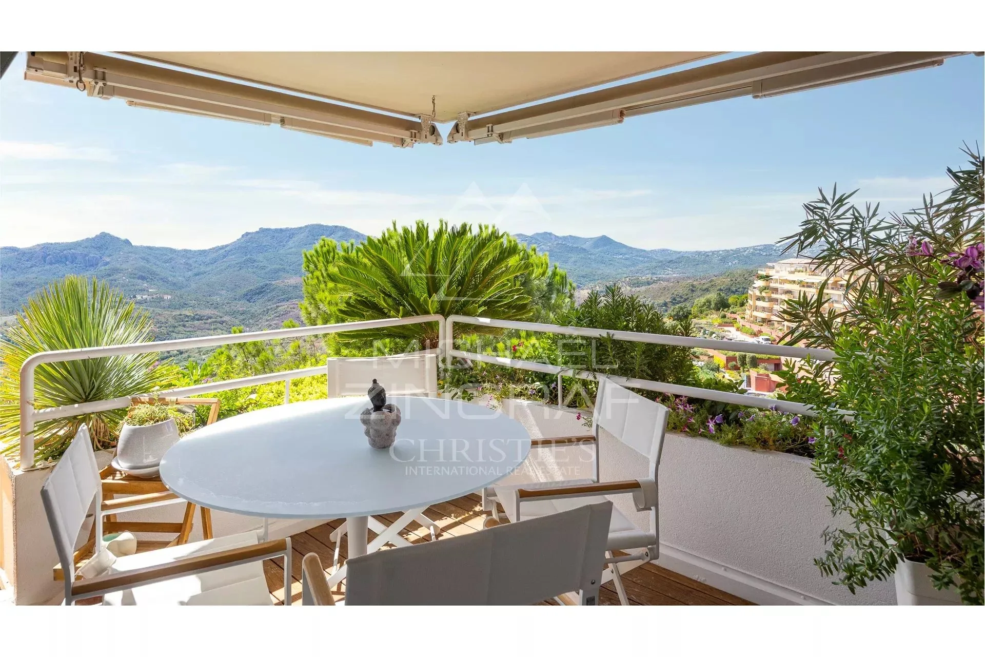 APPARTEMENT RÉNOVÉ AVEC VUE MER - 5