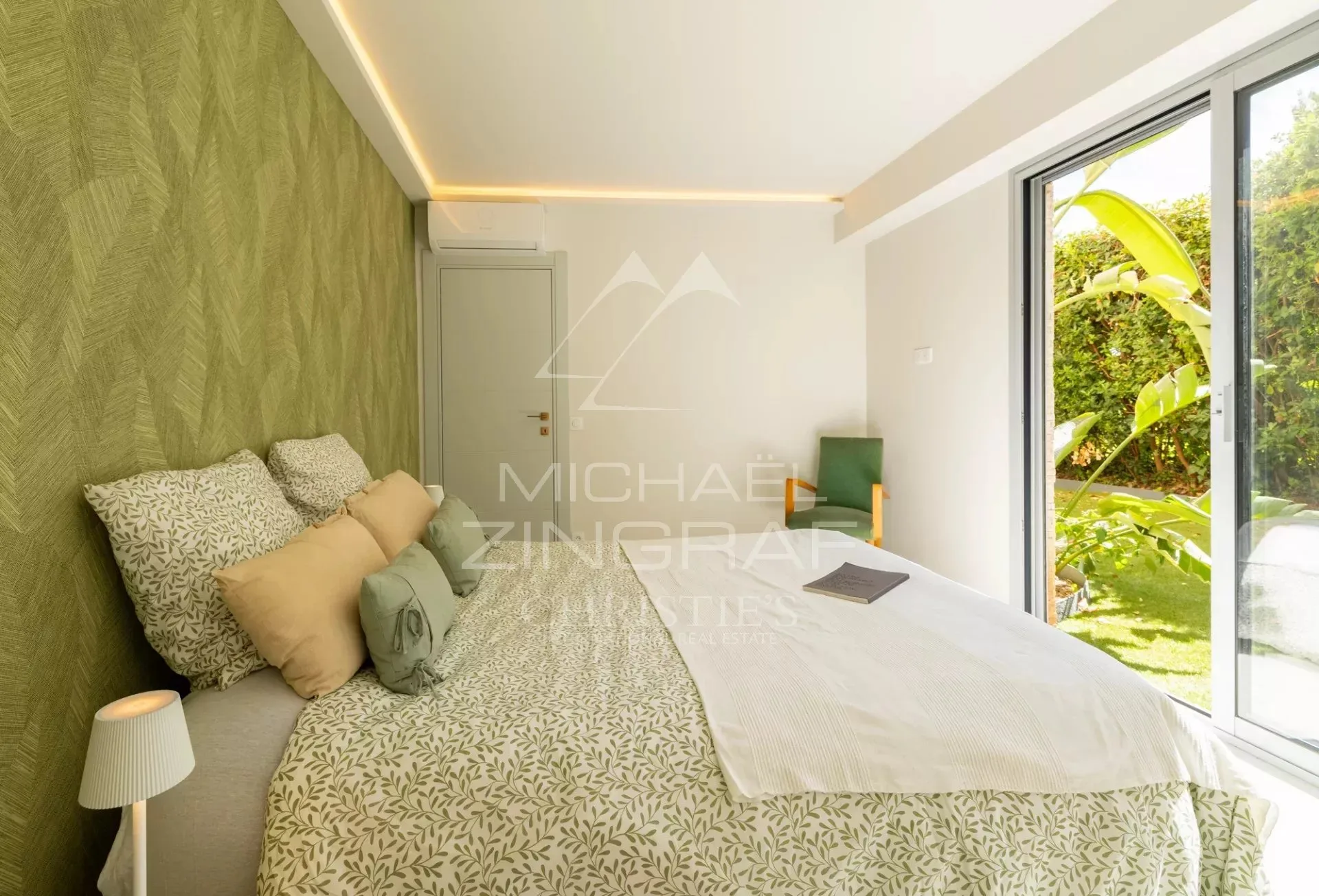 VILLEFRANCHE SUR MER - GROSSE 3-ZIMMER-WOHNUNG IM GARTENGESCHOSS - 12