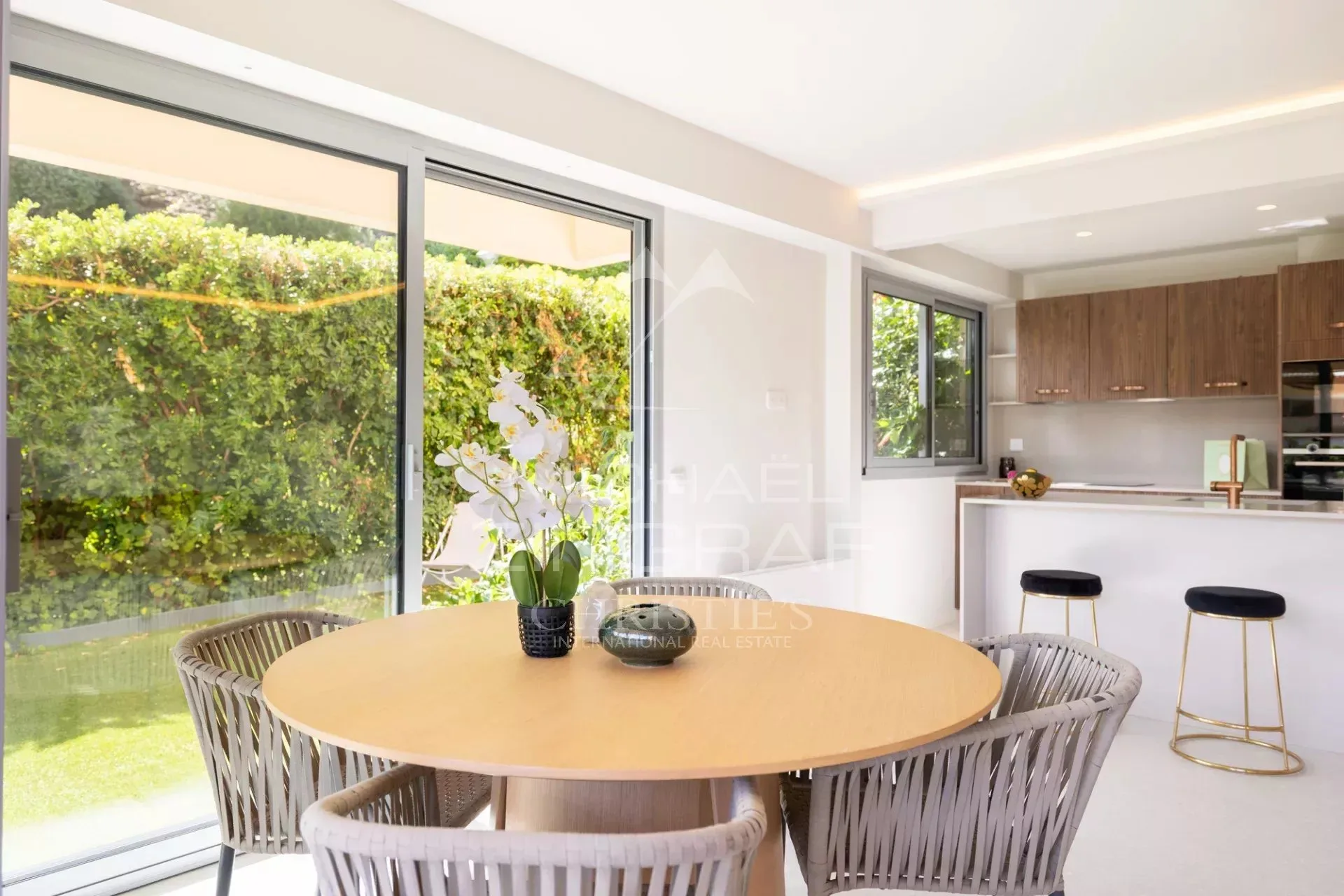 VILLEFRANCHE SUR MER - GROSSE 3-ZIMMER-WOHNUNG IM GARTENGESCHOSS - 7