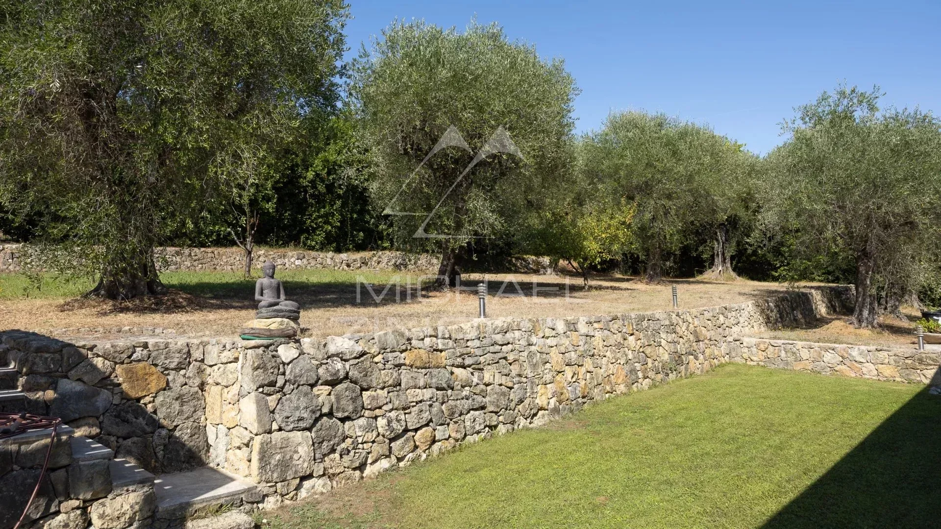 Villa mit Pool in Grasse, nur 5 Minuten von Opio entfernt – 340 m² Wohnfläche – 5.000 m² Grundstück - 12