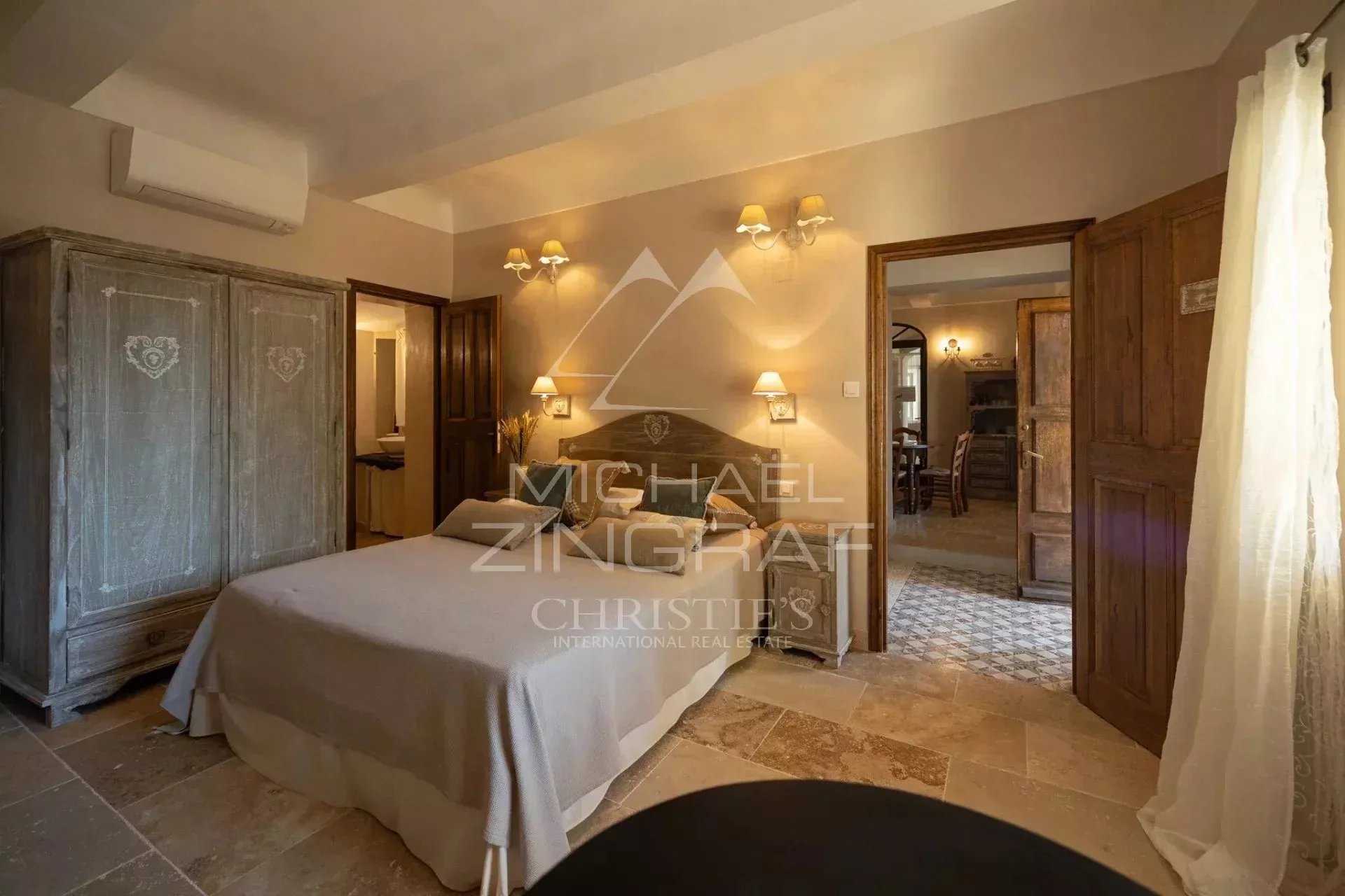 Saint-Saturnin d'Apt – Propriété de charme avec vues panoramiques, chambres d'hôtes et gîtes à 10 mn à pied du village. - 11