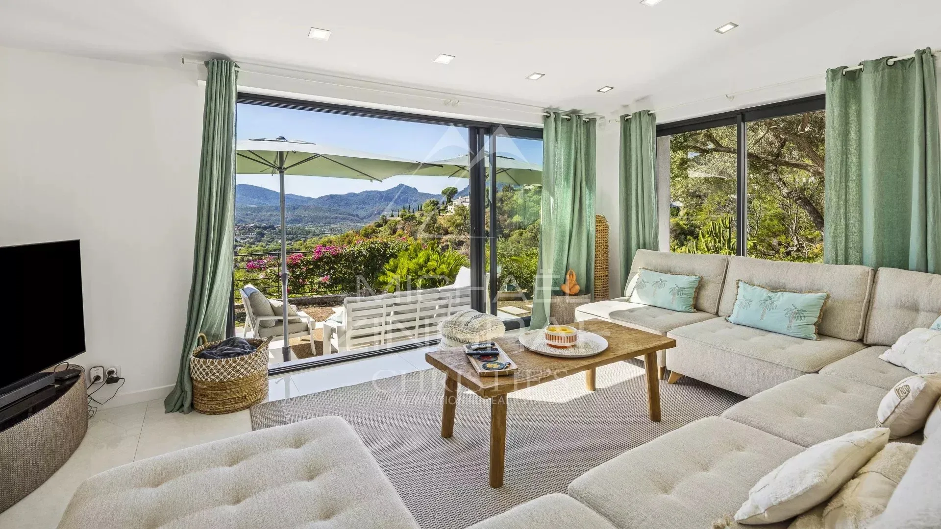 EXCLUSIVITÉ - Mandelieu-la-Napoule - Villa  Rénovée - Proche Cannes - 5