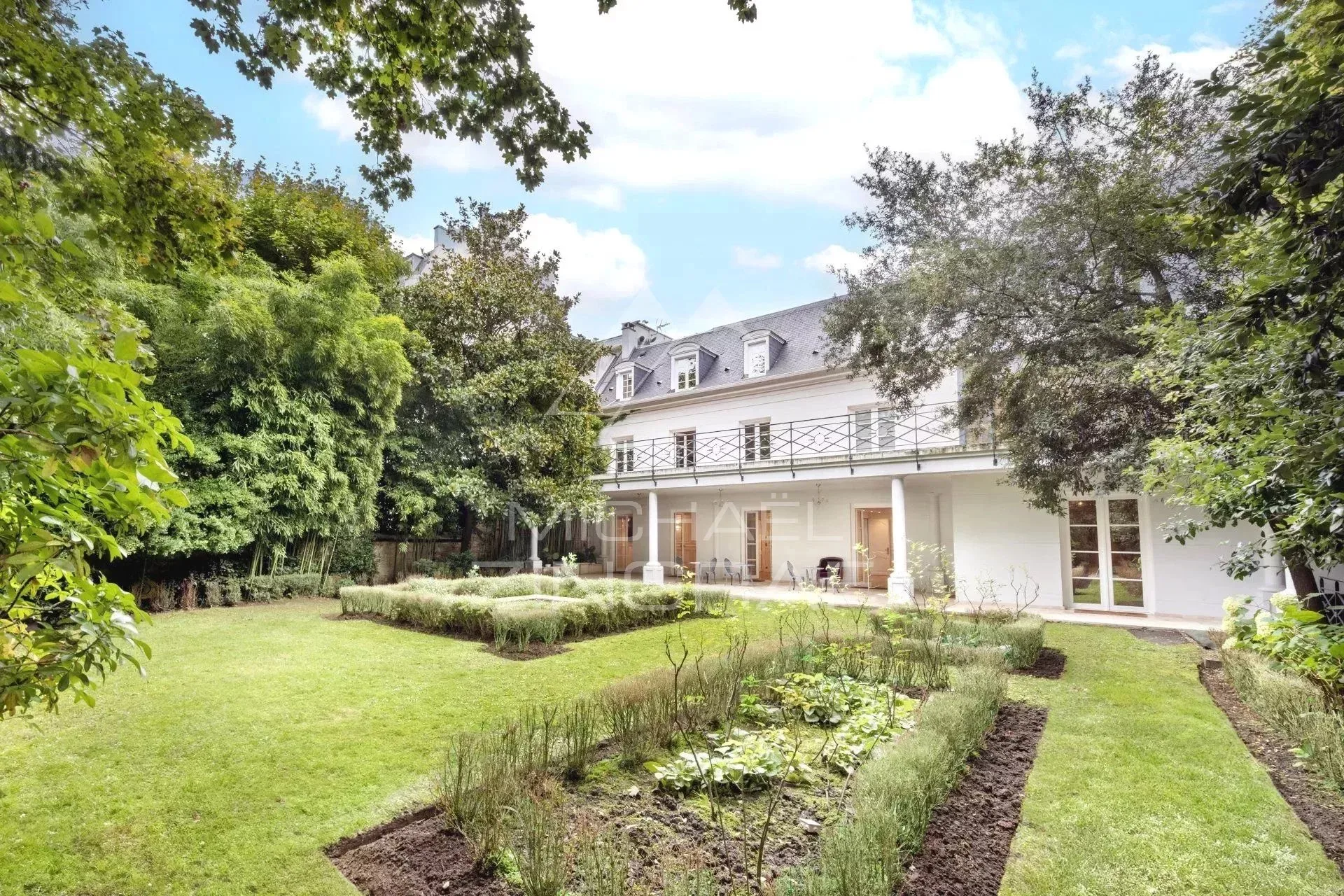 Propriétés de luxe à vendre à Neuilly-sur-Seine