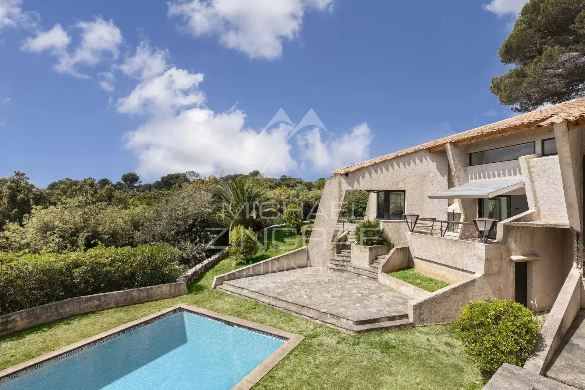 Biot : Charmante villa à rénover avec vue dégagée - 4