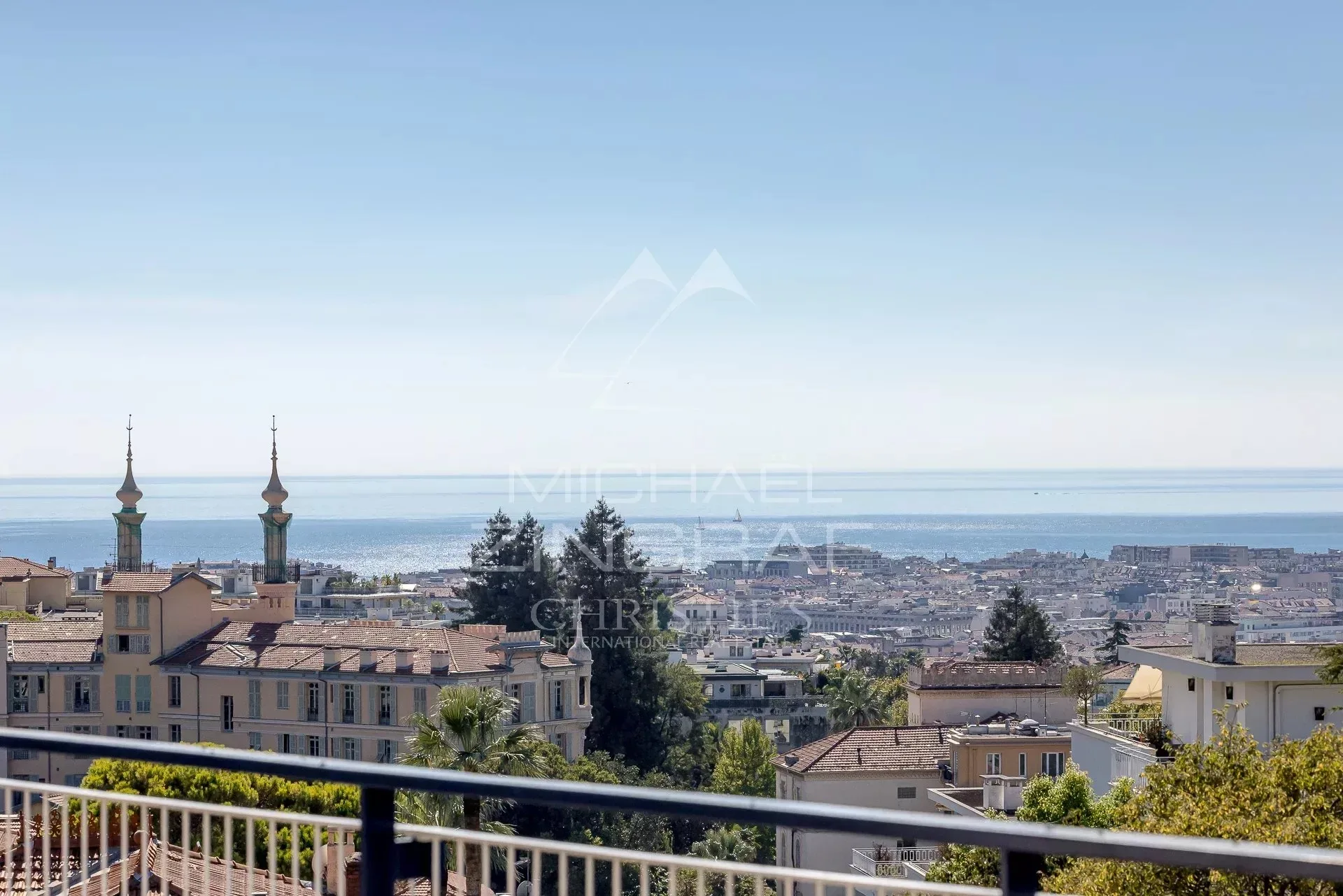 Dernier étage avec terrasse et vue mer panoramique - 2