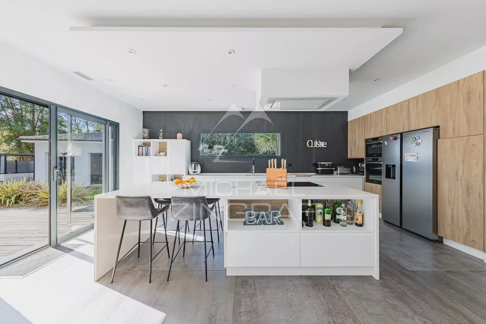 Villa et maison d’amis sur 2 300 m² de terrain - 4