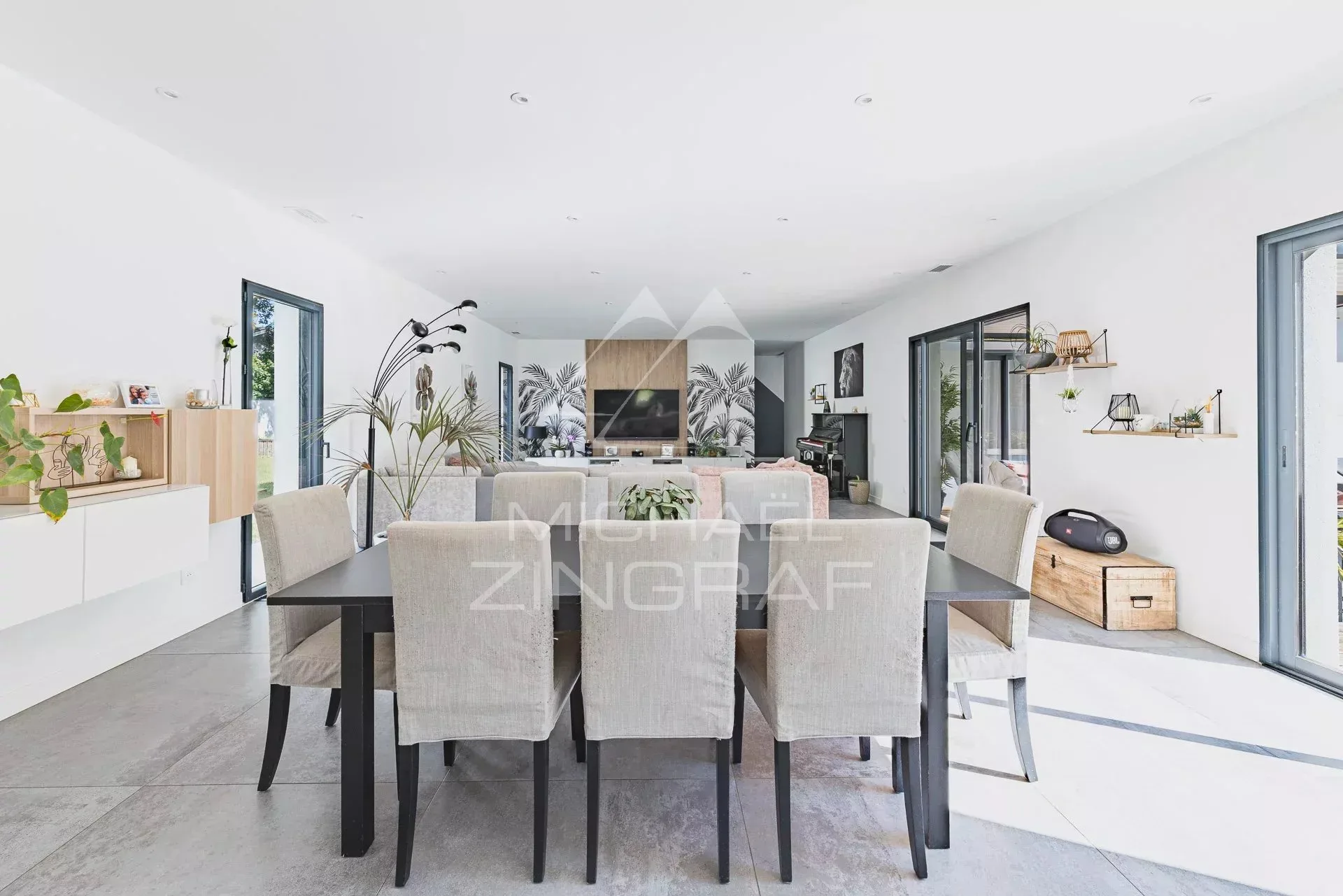 Villa et maison d’amis sur 2 300 m² de terrain - 5