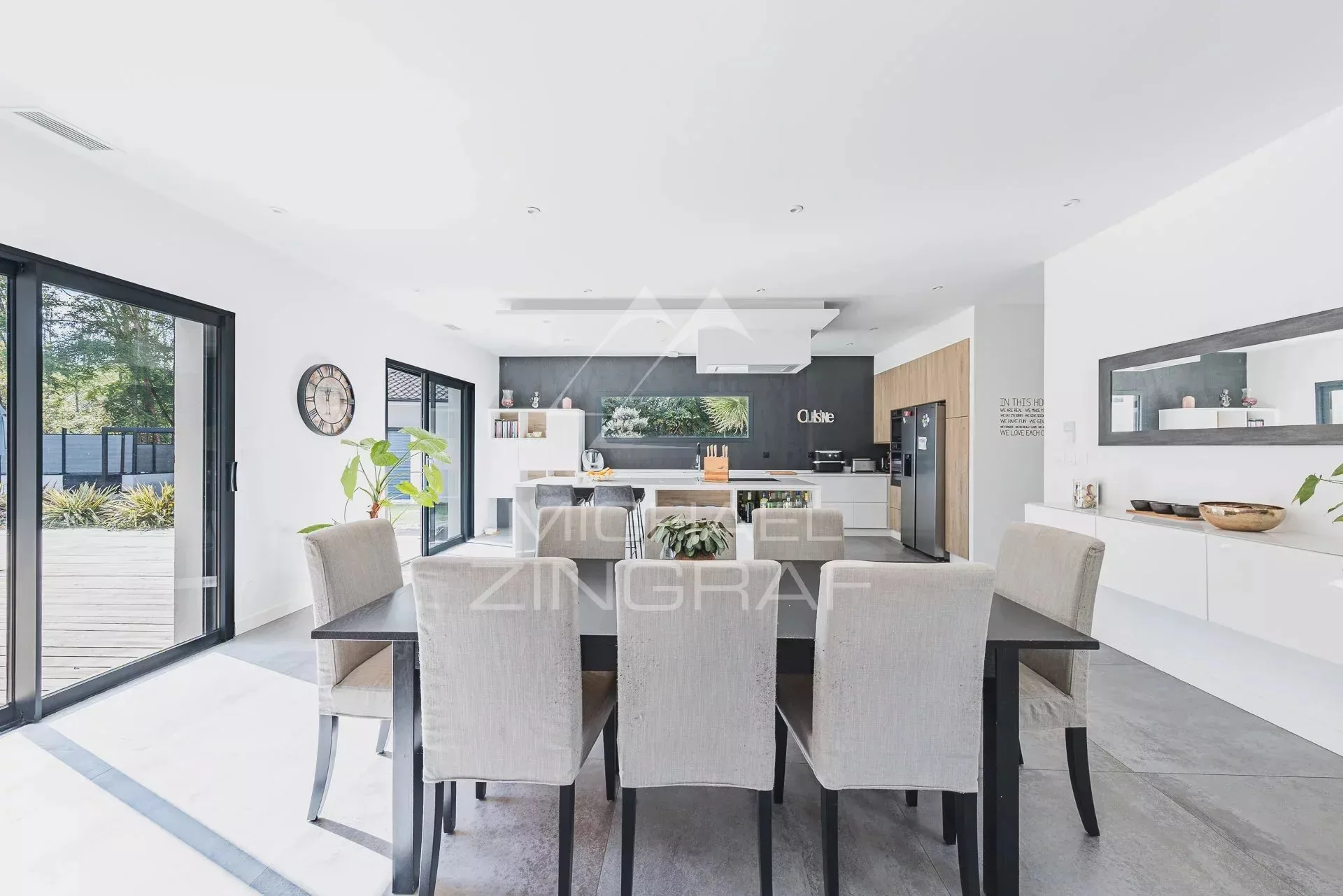 Villa et maison d’amis sur 2 300 m² de terrain - 3
