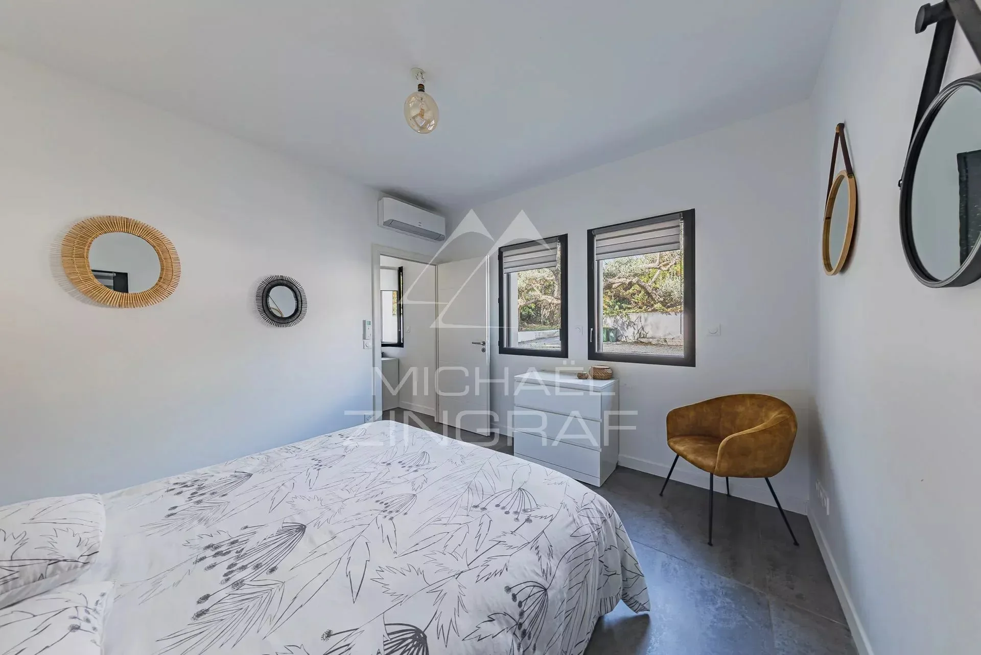 Villa et maison d’amis sur 2 300 m² de terrain - 20