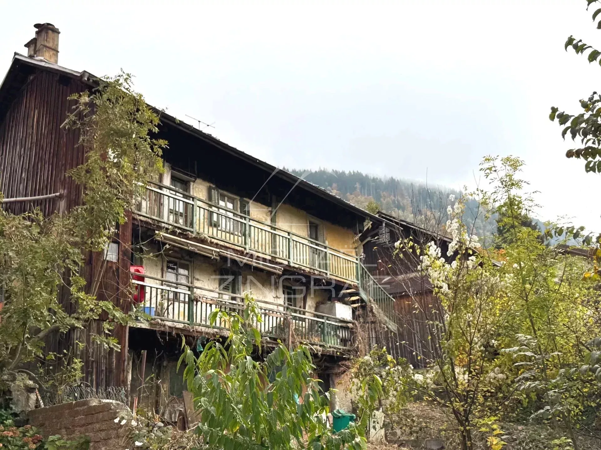 Chalet a rénover - Centre Saint-Gervais-Les-Bains - Tout à pied - Calme & vue dégagée - 2