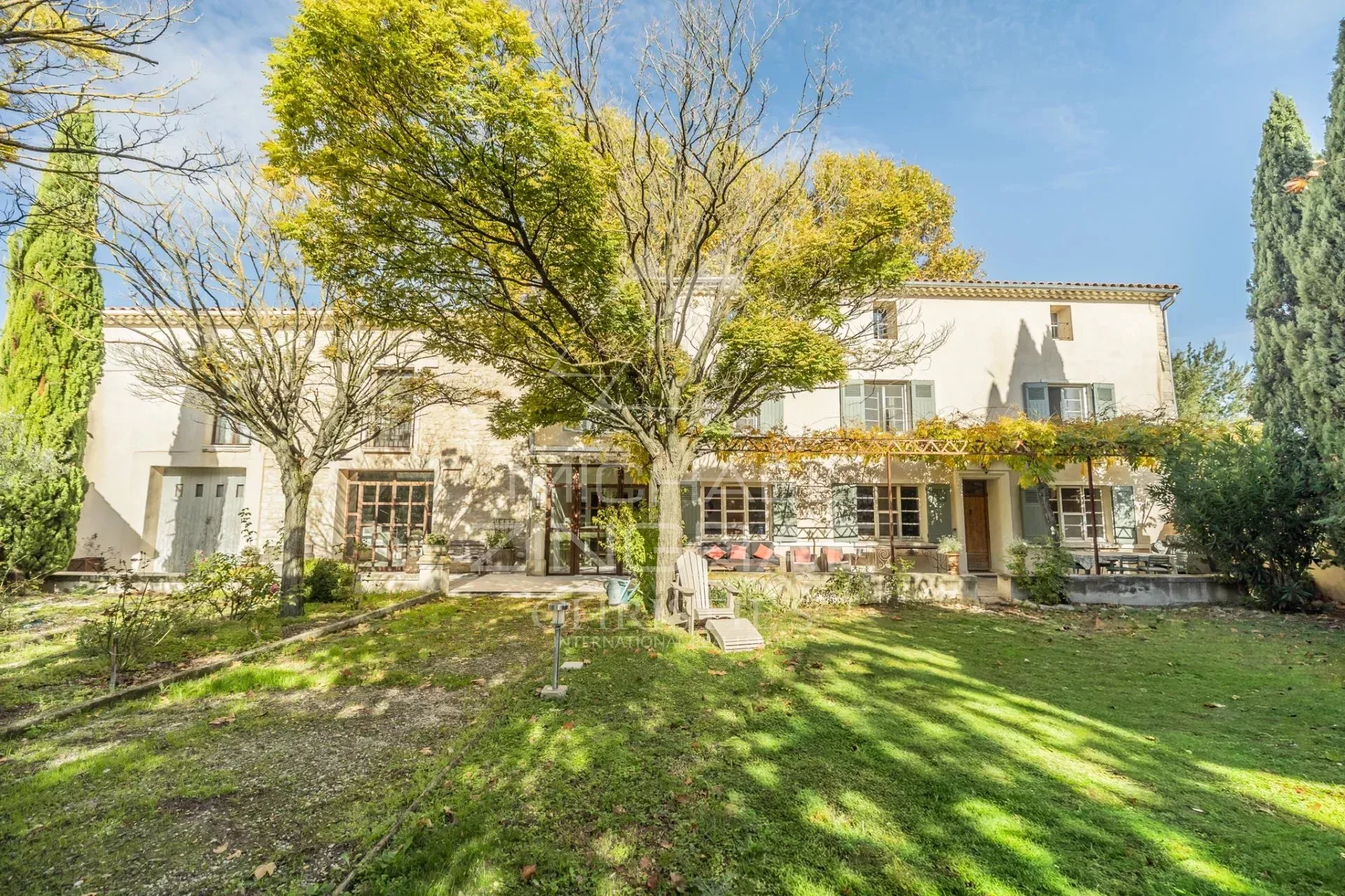 Isle-sur-la-Sorgue - Mas XIXème à 15 minutes à pied du centre-ville avec gîtes, grand garage et piscine - 14