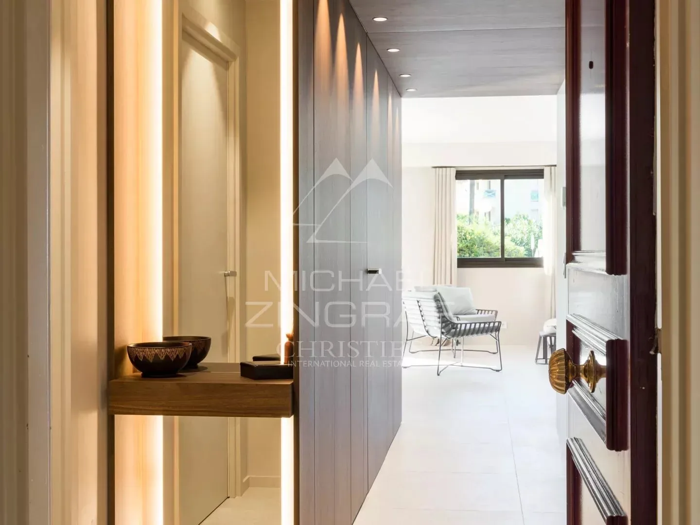 Superbe trois-pièces avec terrasse ensoleillée et piscine - 4