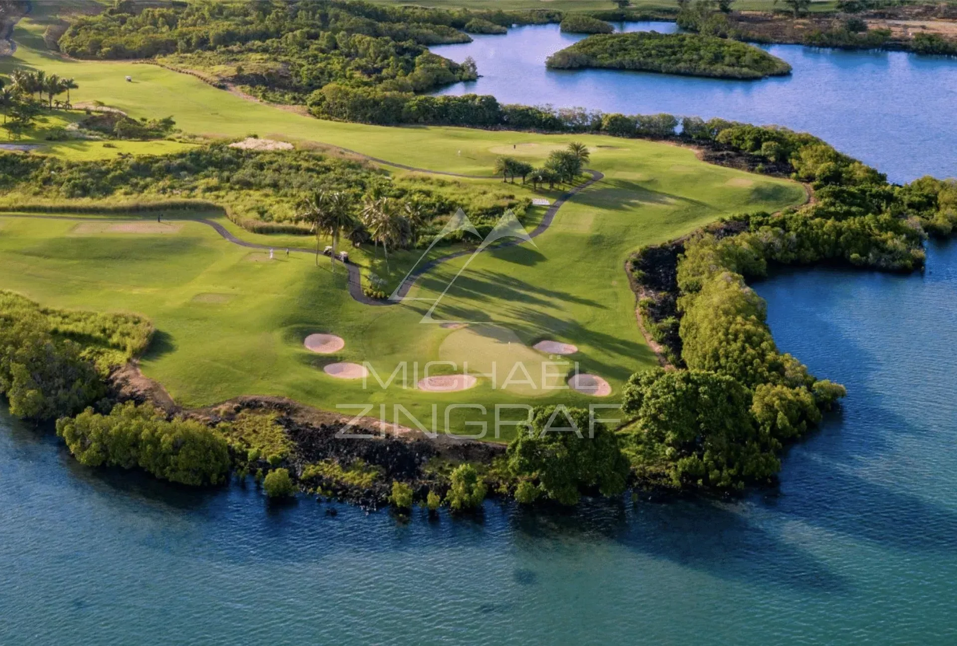 Villa contemporaine avec vue panoramique sur le golf - 16