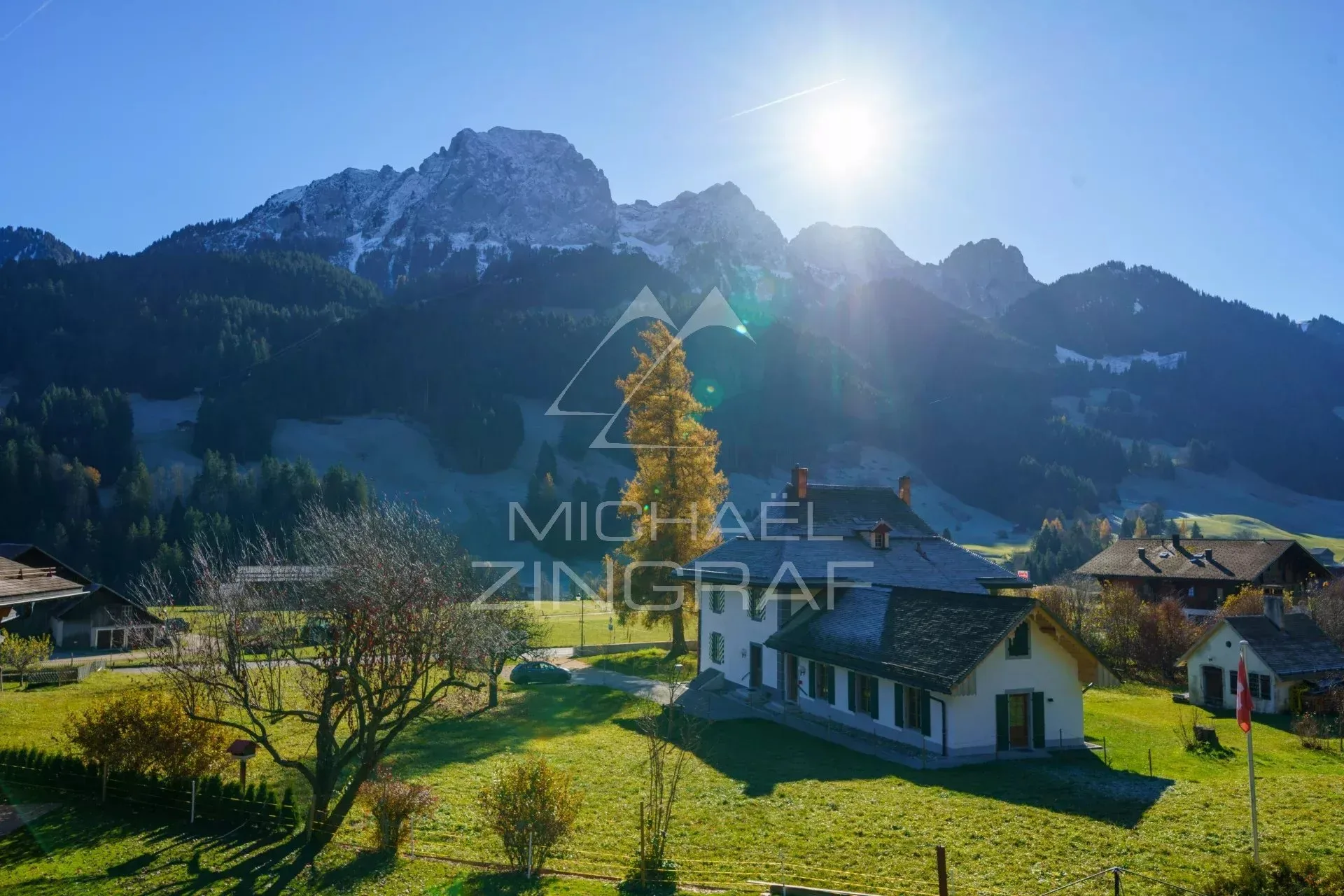Ravissant chalet à Rougemont près de Gstaad : l'authenticité alpine à la rencontre de l'élégance contemporaine - 16