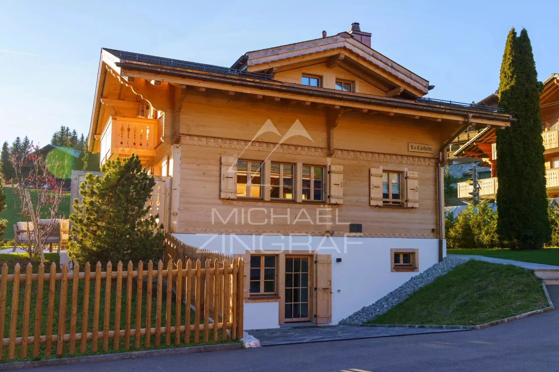 Ravissant chalet à Rougemont près de Gstaad : l'authenticité alpine à la rencontre de l'élégance contemporaine - 15