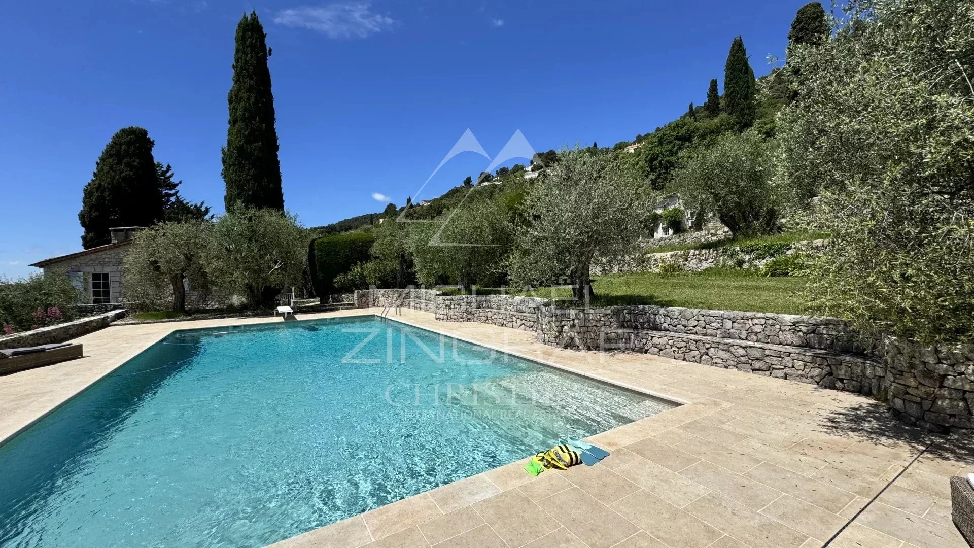 Domaine vue mer et lac, oliveraie , tennis avec villa  principale et pavillon d'hôtes. - 17