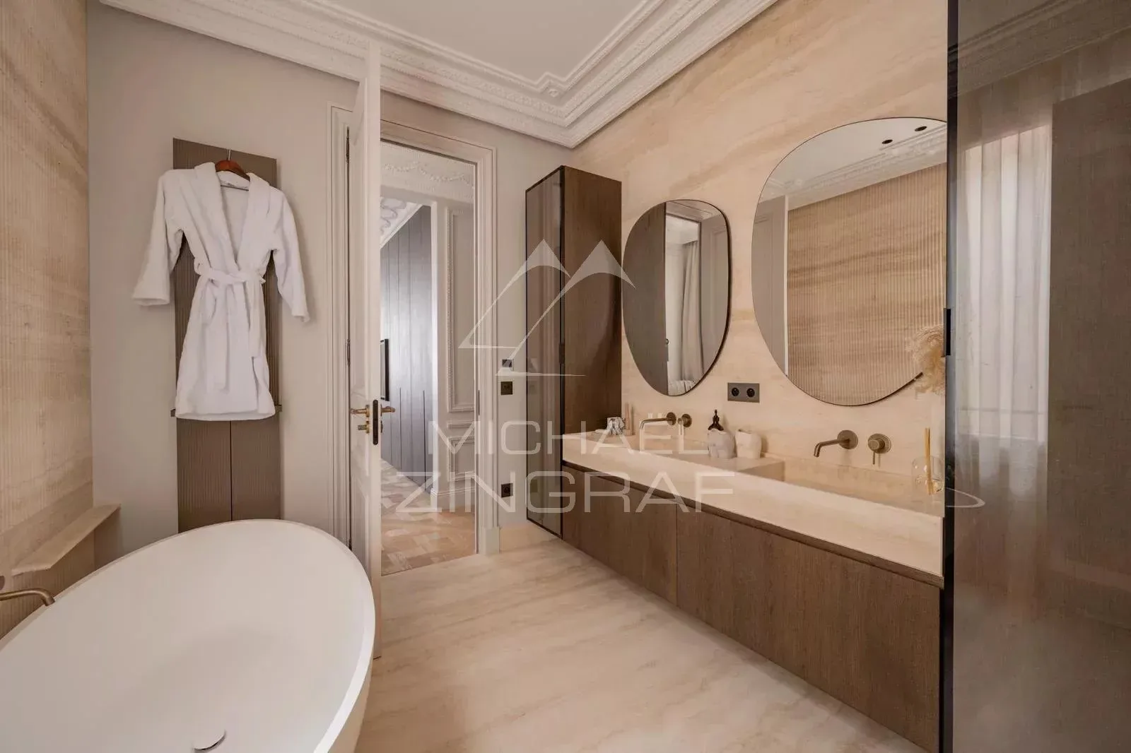 A vendre - Appartement 3 Suites - Paris 8eme - Triangle d'Or - Clim - Refait à neuf - 12