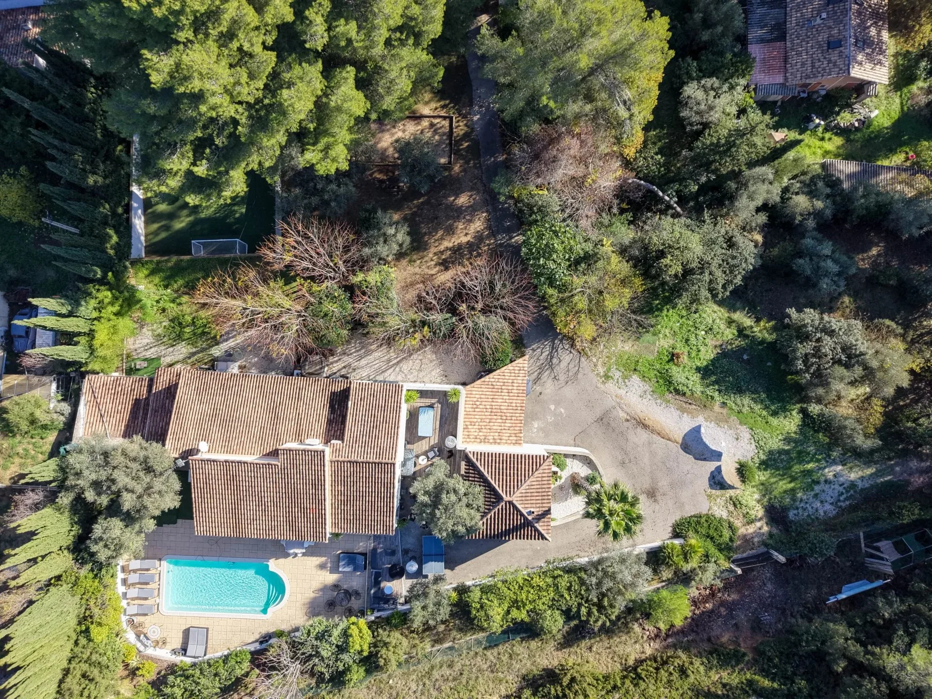 Maison avec piscine au calme absolu en pleine colline - 17