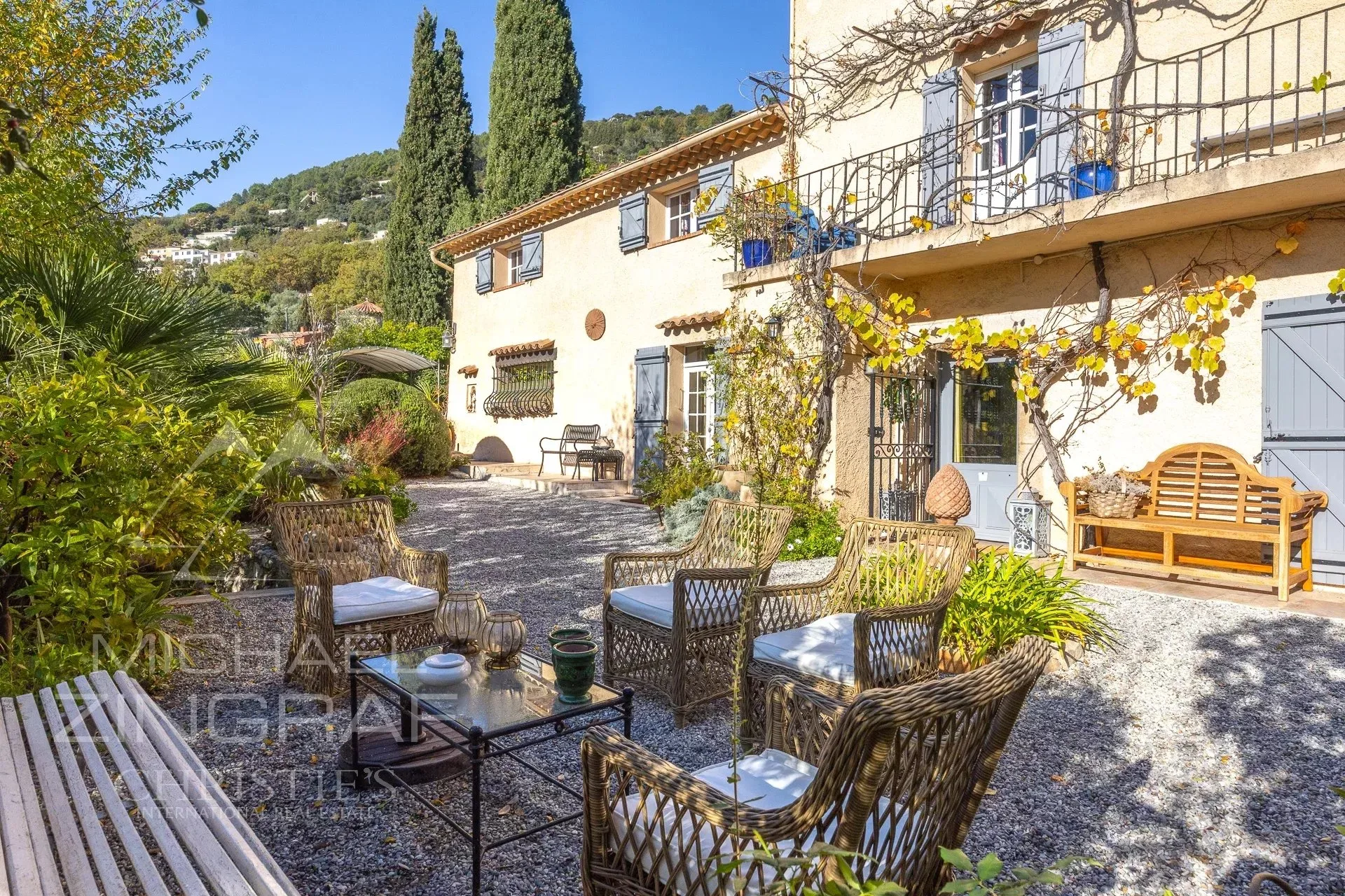 Charmant mas du 18e avec piscine et vue mer - 7