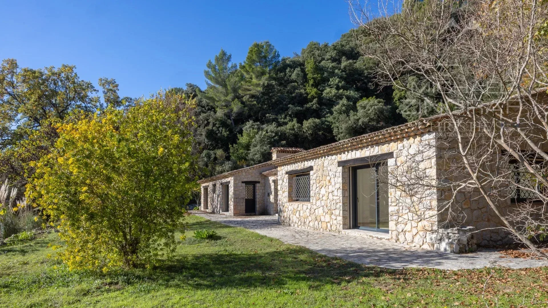 Villa Contemporaine Rénovée au Cœur de l’Arrière-Pays Cannois - 8
