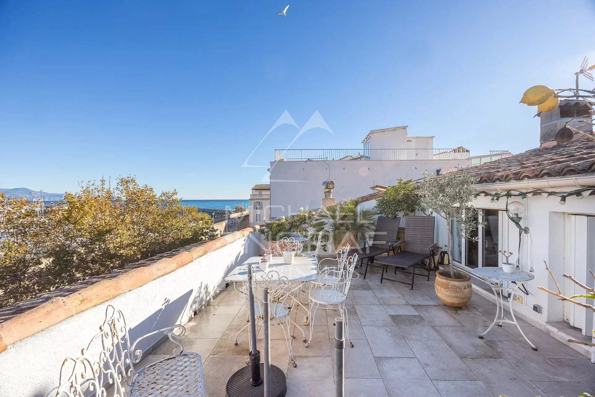 Appartement d’exception – Vieille Ville d’Antibes – Dernier étage – Terrasses – Vue panoramique - 8