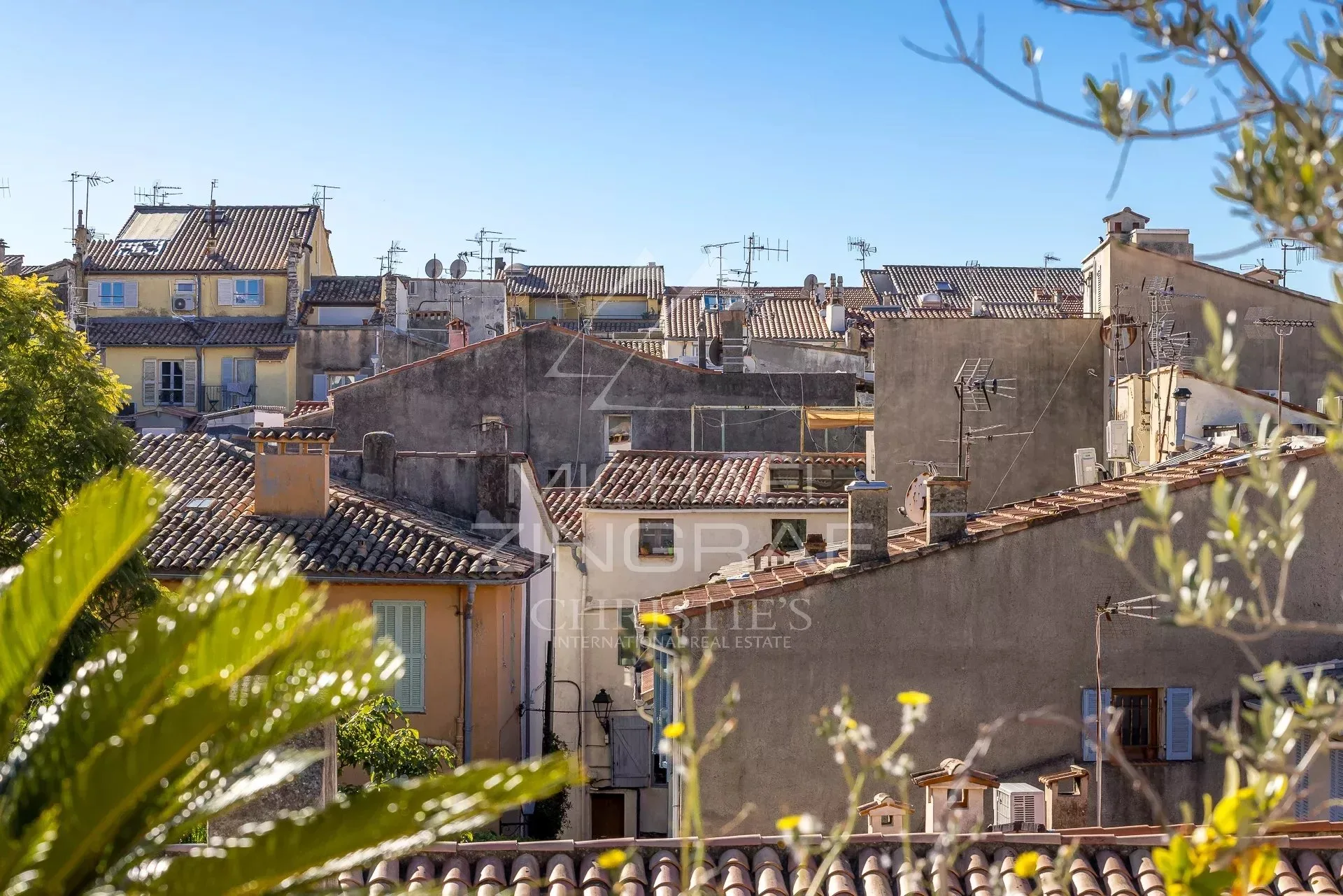 Appartement d’exception – Vieille Ville d’Antibes – Dernier étage – Terrasses – Vue panoramique - 24