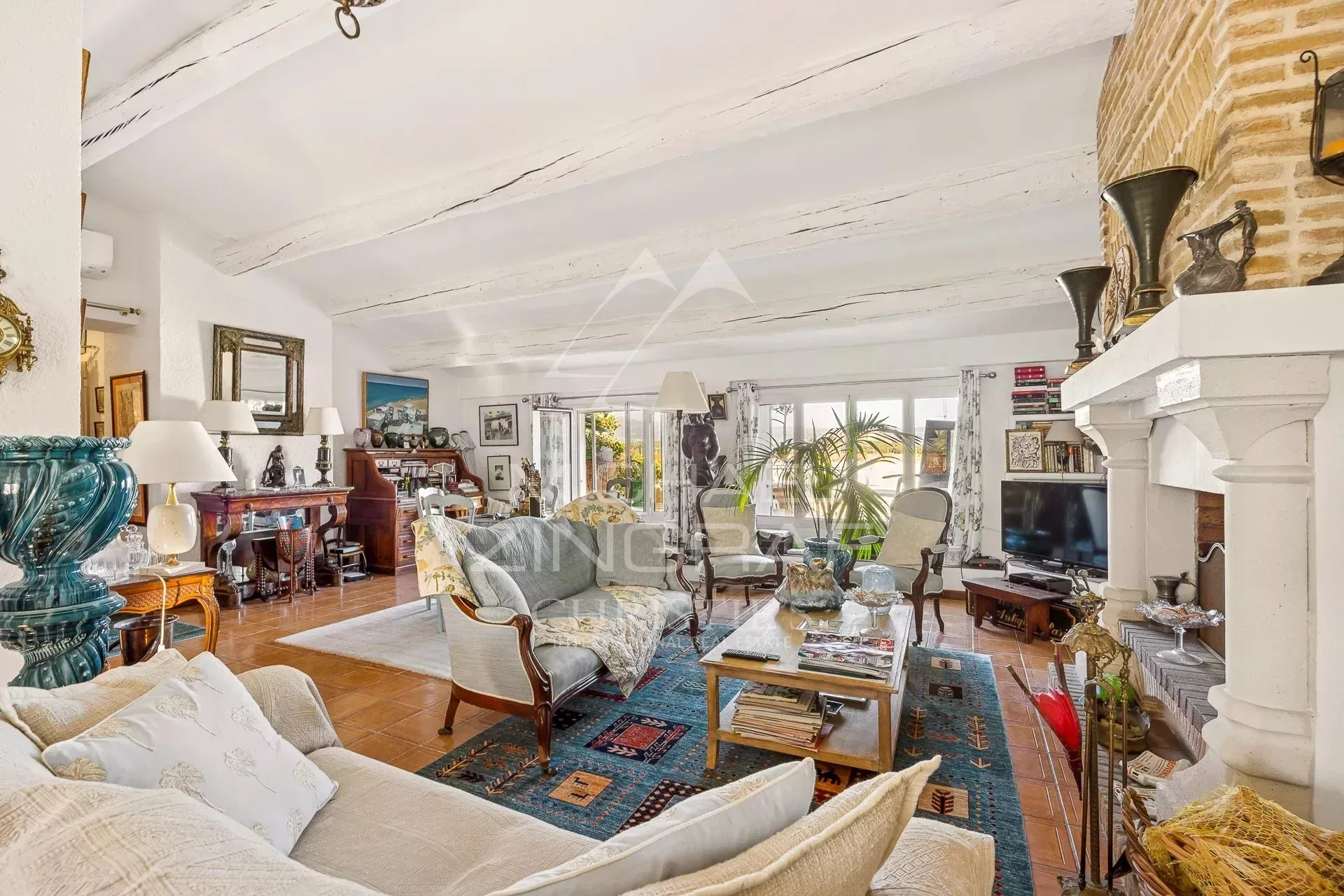 Appartement d’exception – Vieille Ville d’Antibes – Dernier étage – Terrasses – Vue panoramique - 9