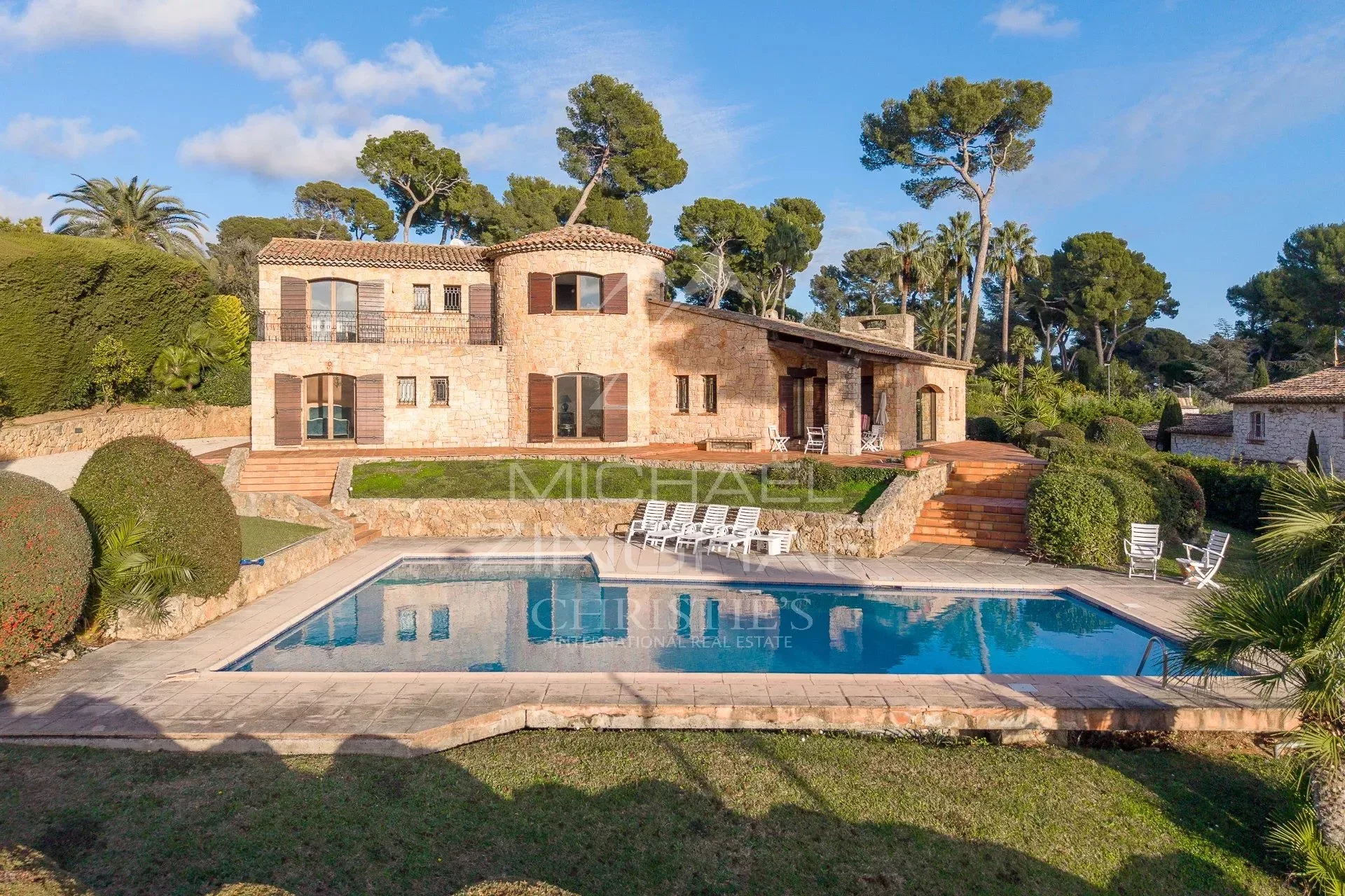 Villa provençale en pierre avec vue mer, piscine et jardin paysager - 4