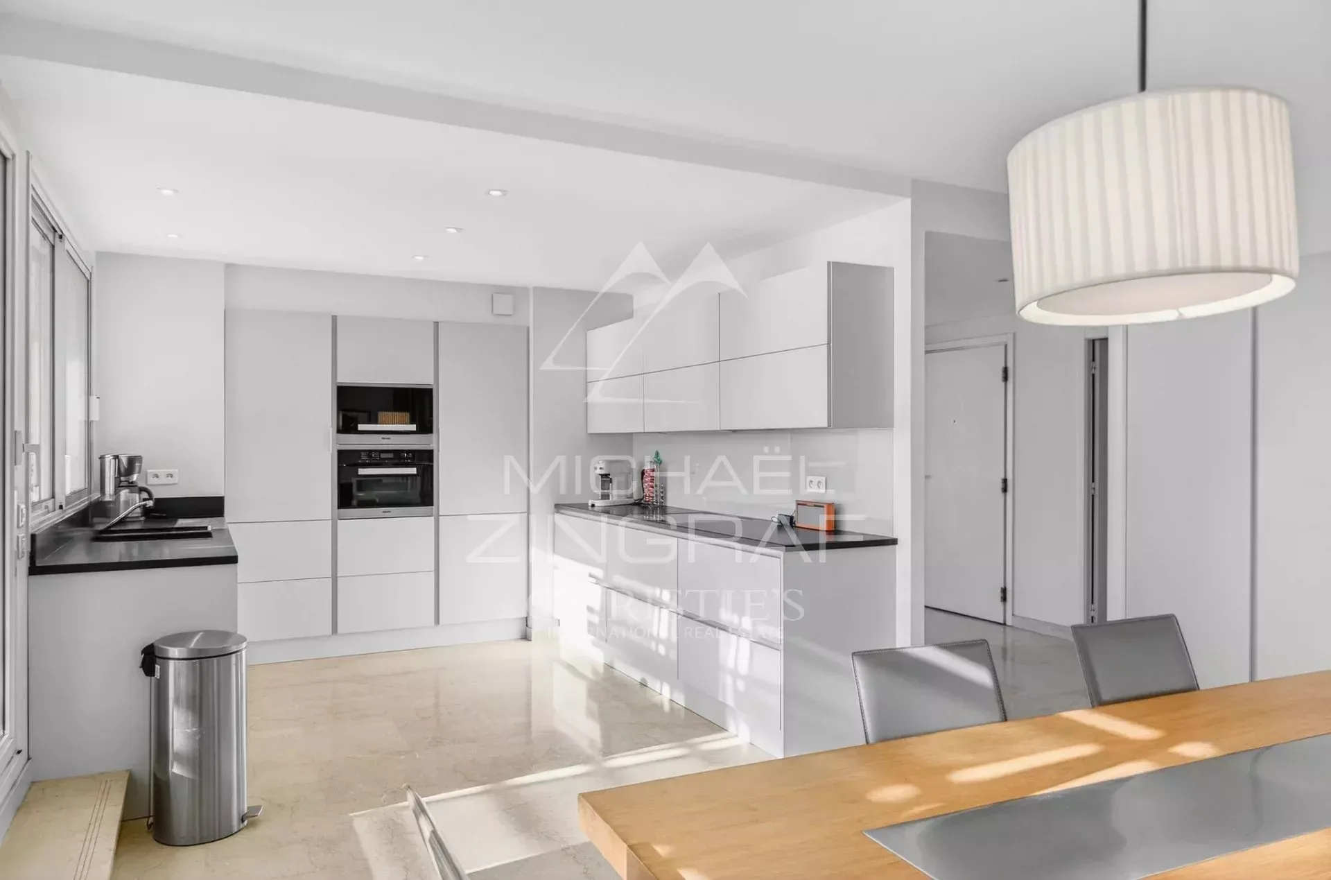 Proche Nice - Penthouse d’exception avec piscine privative face à la mer - 10