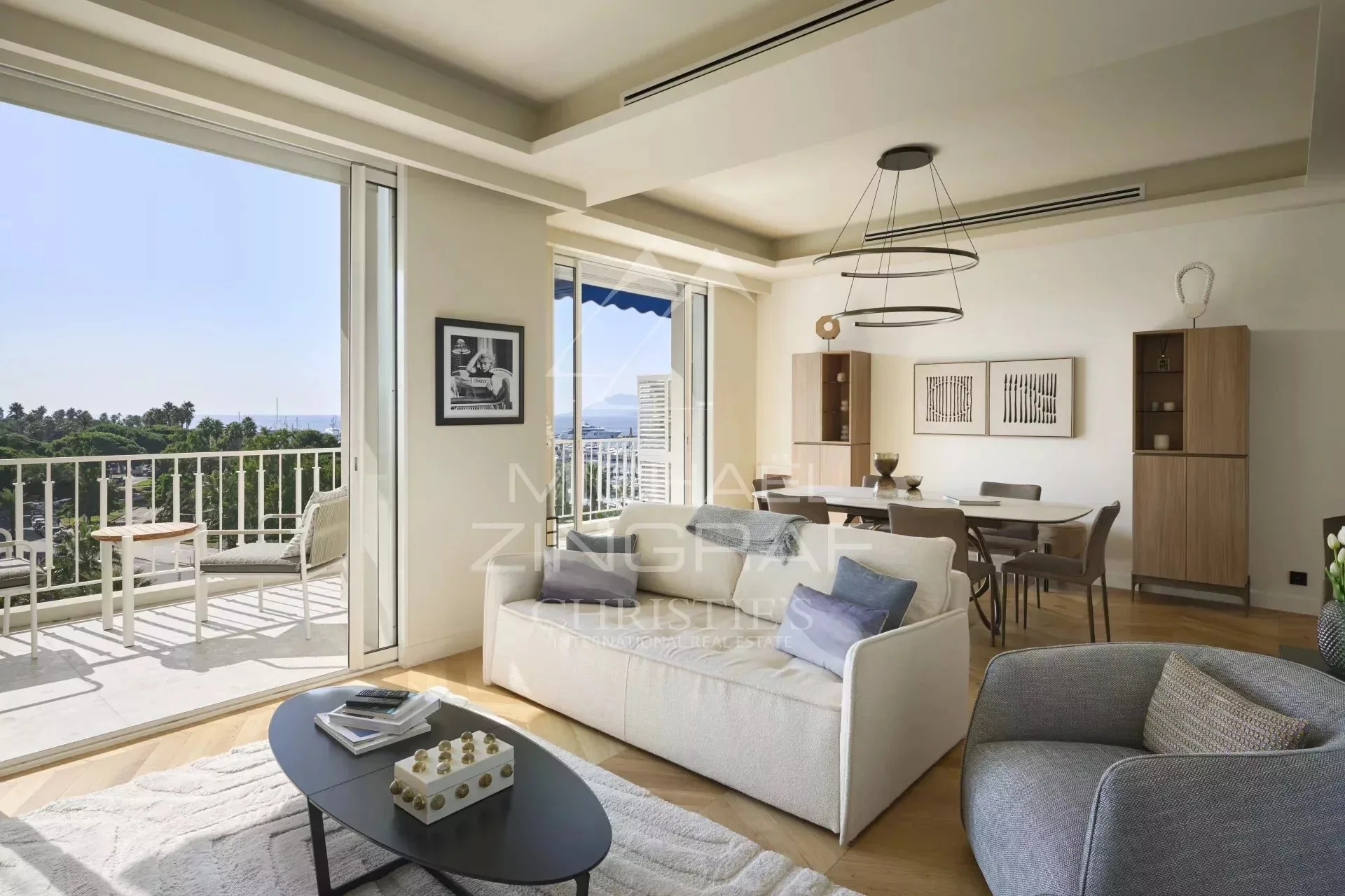 Cannes Croisette - Appartement 4 Pièces rénové - Vue mer - Etage élevé - 3