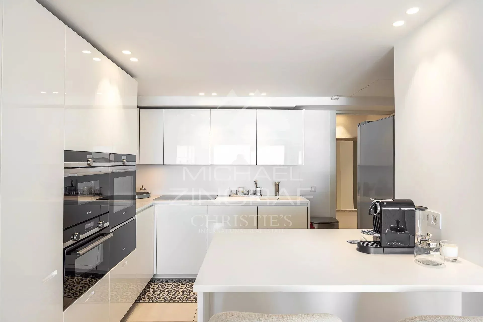 OFF MARKET - CANNES LA CROISETTE - LUXUEUX APPARTEMENT 6 PIECES - 10