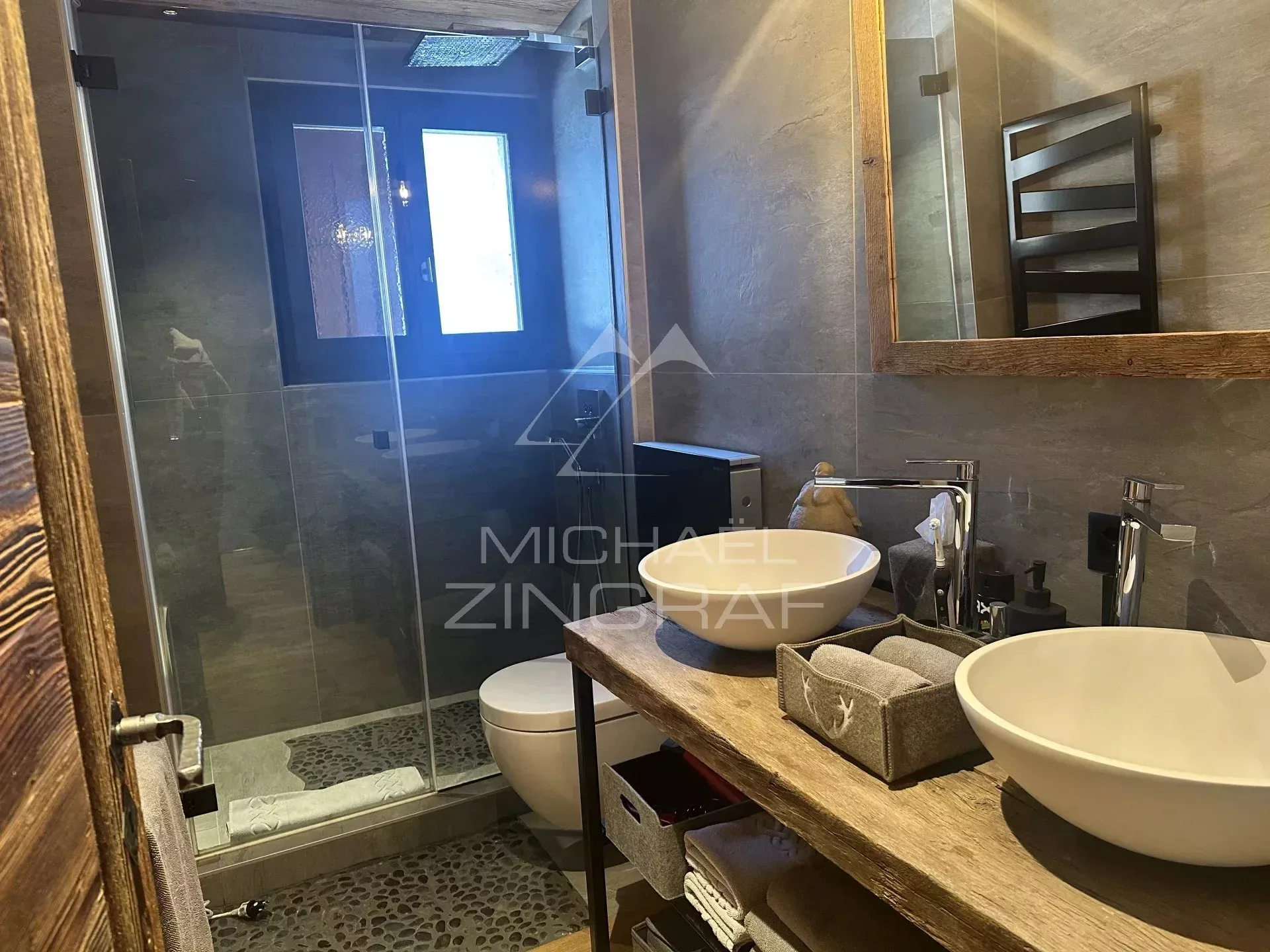 Attique contemporain avec 3 chambres à coucher au coeur de Gstaad - 11