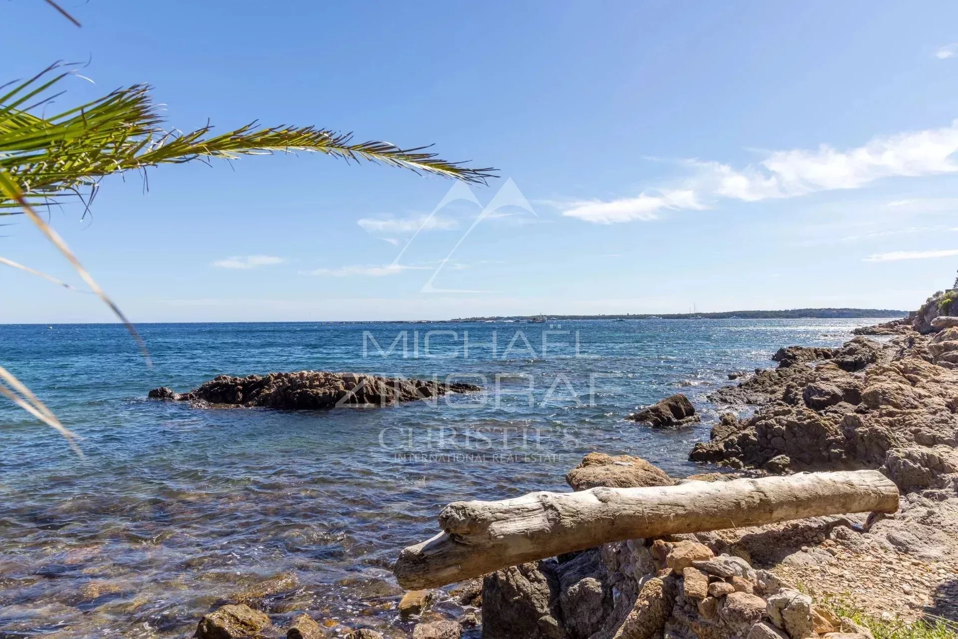 Cannes et Golfe-Juan – Vue mer imprenable et accès direct à la mer - 23