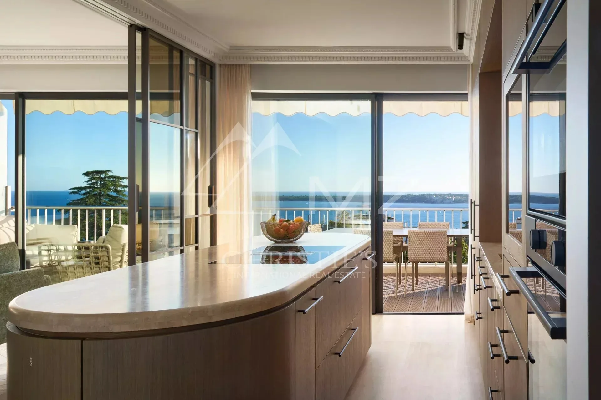EXCLUSIVITE: Superbe appartement contemporain à la vue mer époustouflante - 9