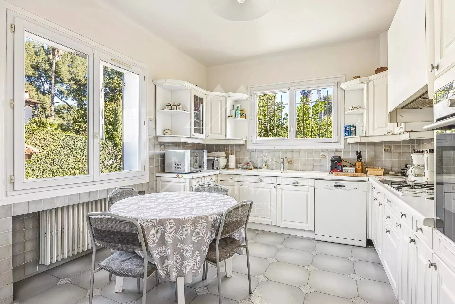 Maison de 130 m² avec appartement d’amis indépendant de 65 m² et atelier – Cap d’Antibes - 8