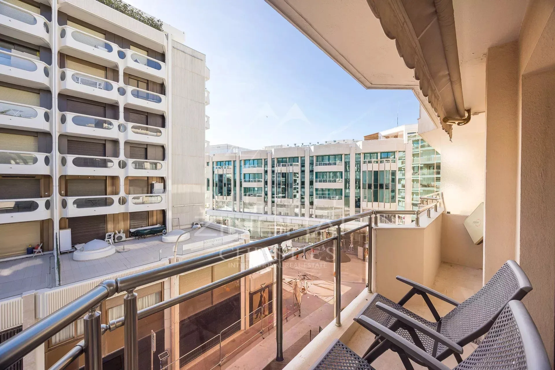 CANNES - CENTRE - APPARTEMENT APERCU MER - 3