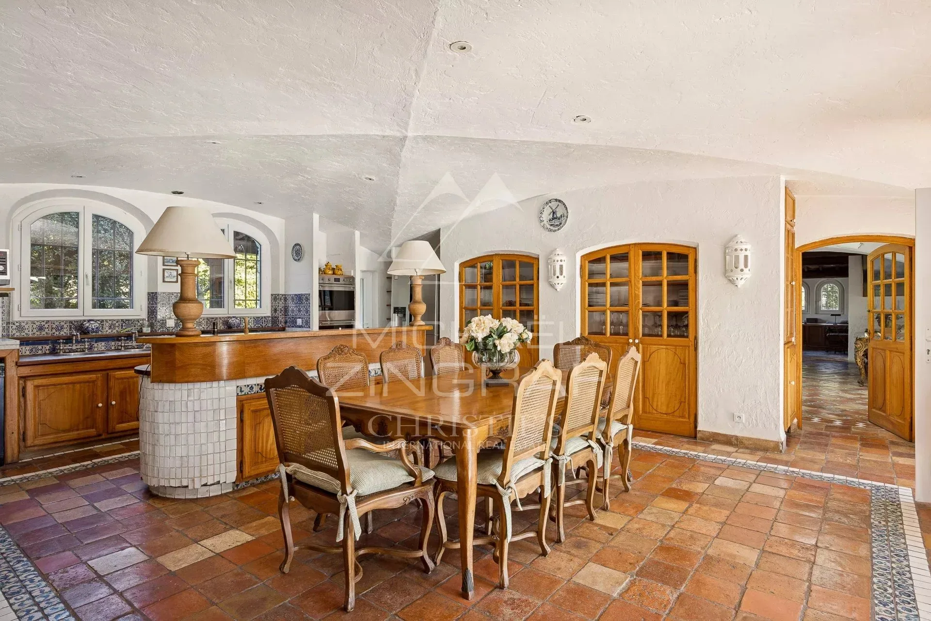 Proche Saint-Paul-de-Vence : Superbe propriété dans un domaine fermé - 7