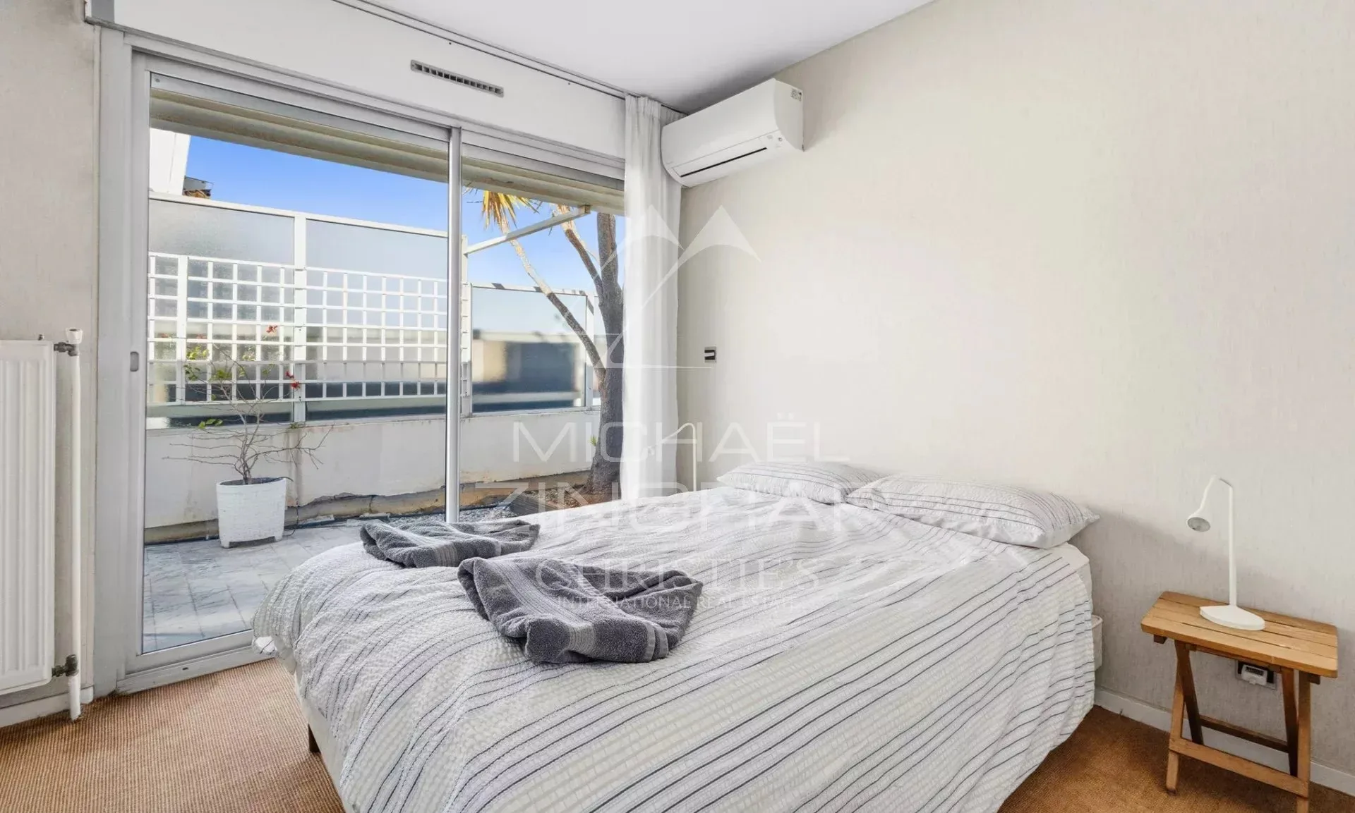 JUAN-LES-PINS – Rostagne: Penthouse-Villa mit Panoramablick aufs Meer - 25