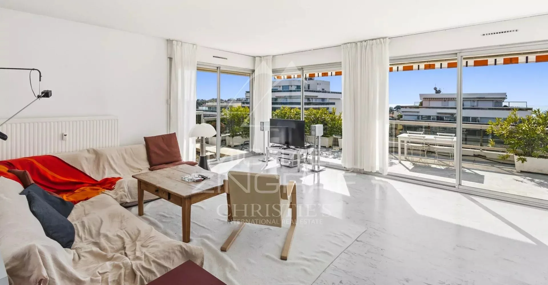 JUAN-LES-PINS – Rostagne: Penthouse-Villa mit Panoramablick aufs Meer - 26