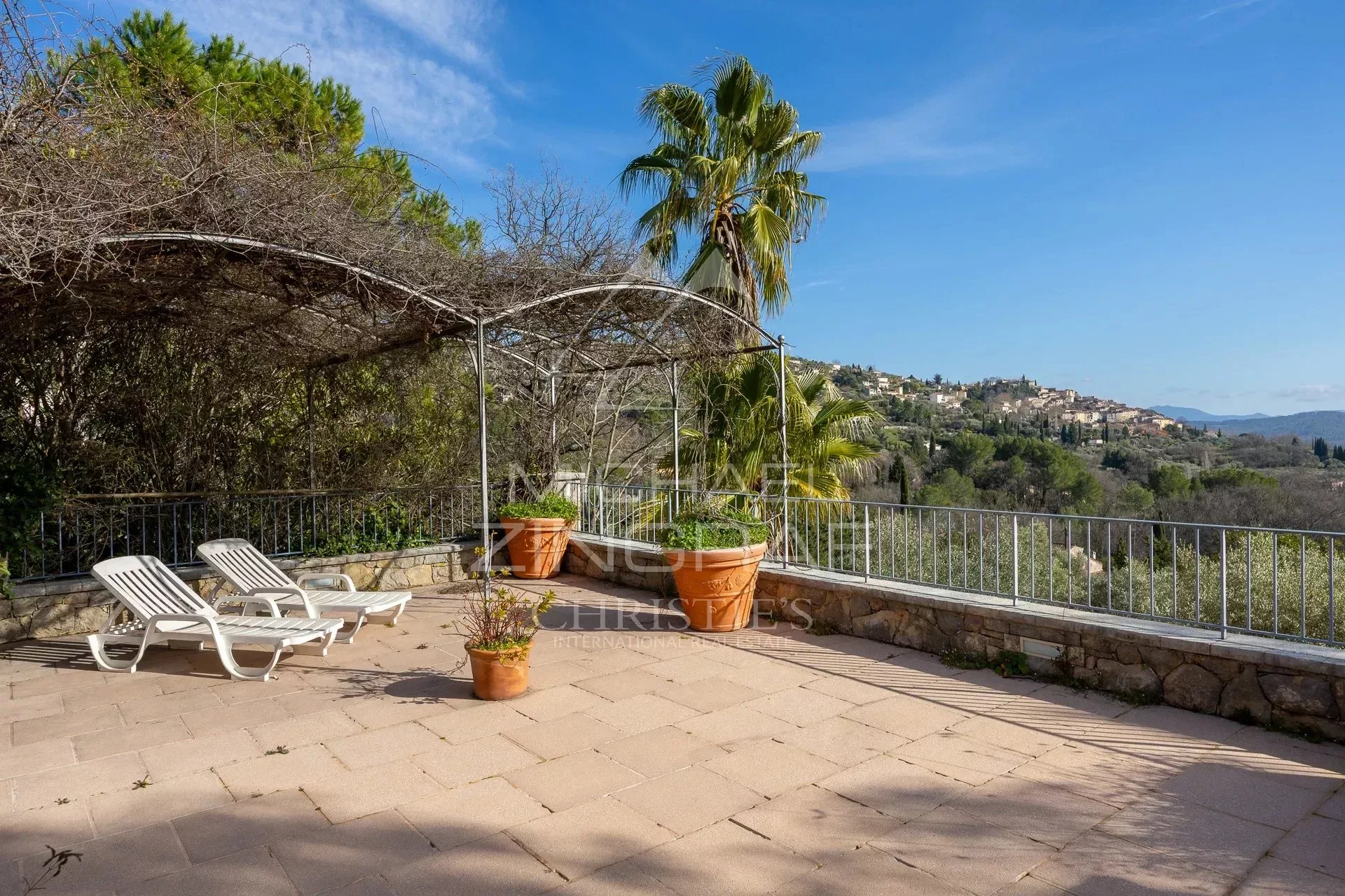 Villa de charme avec vue panoramique au cœur d’un domaine prisé - 10