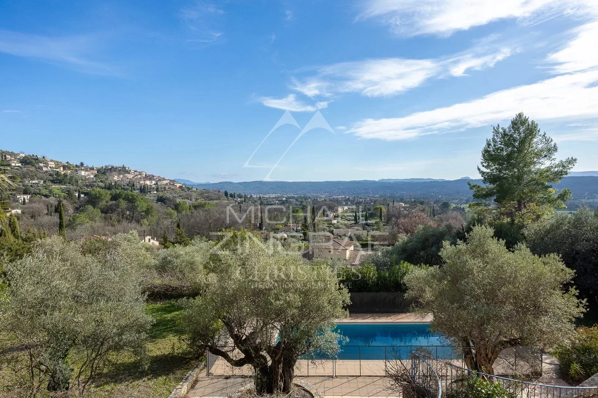 Villa de charme avec vue panoramique au cœur d’un domaine prisé - 2