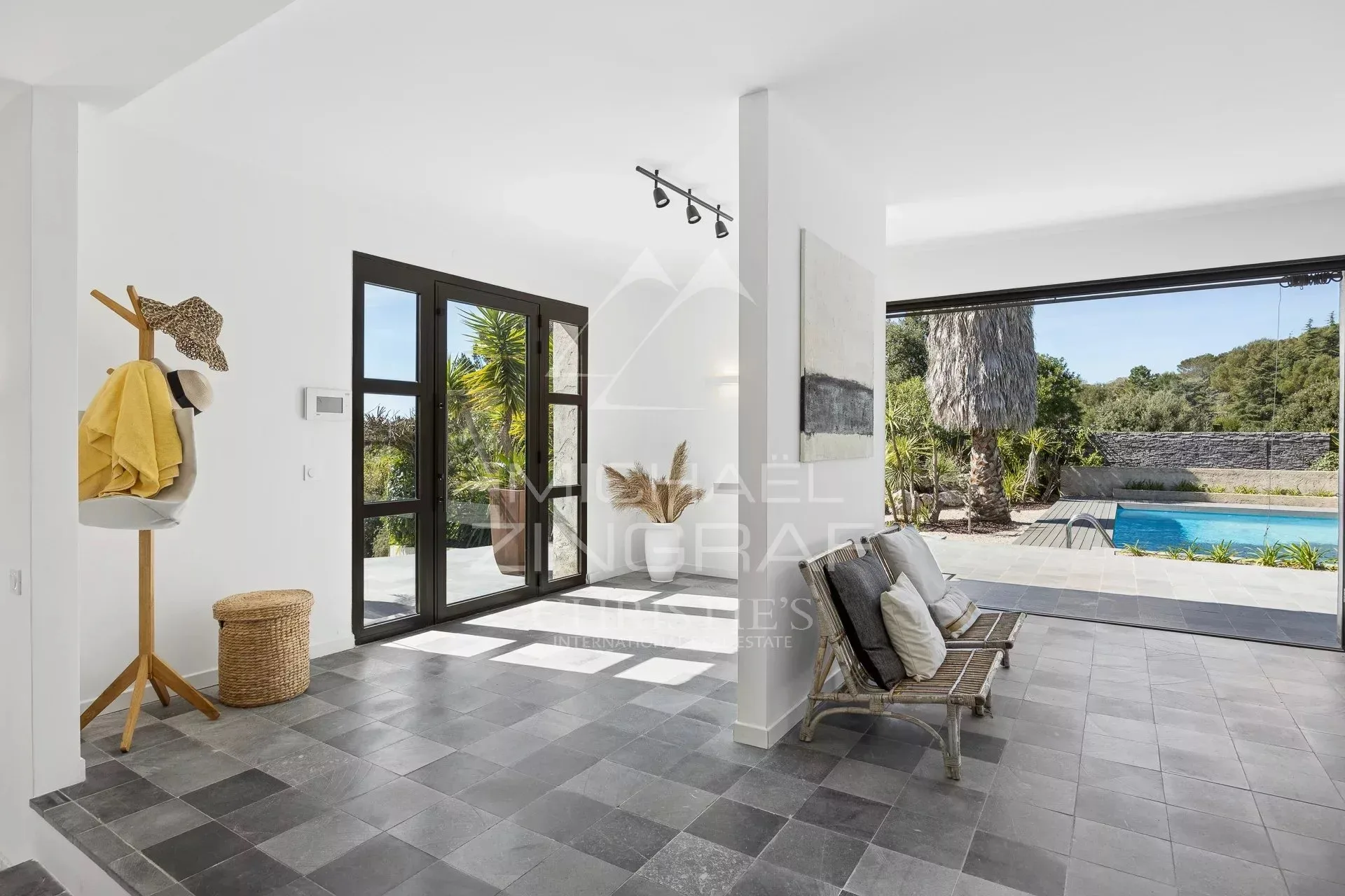 Villa rénovée à Biot – Quartier recherché, calme absolu, 5 chambres, prestations complètes - 3