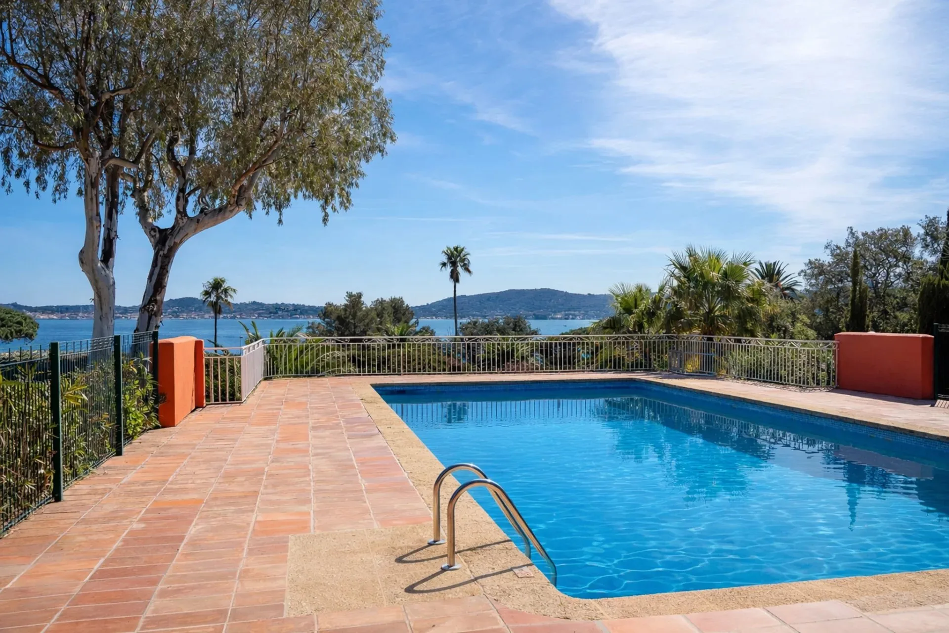 À Beauvallon – Charmante maison avec vue mer et accès plage - 10