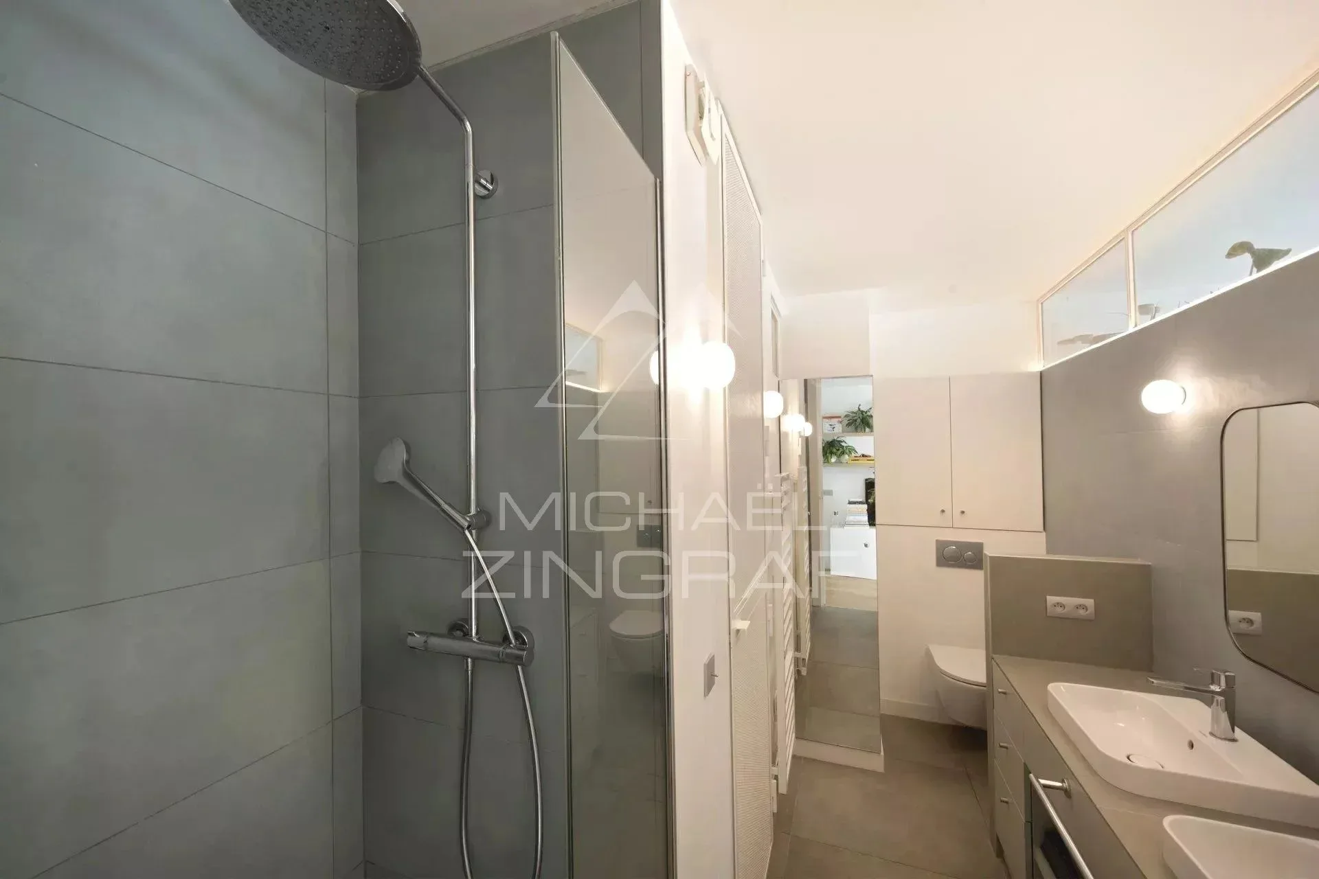 A vendre - Paris 7ème - 3 Chambres - Parfait état - 12